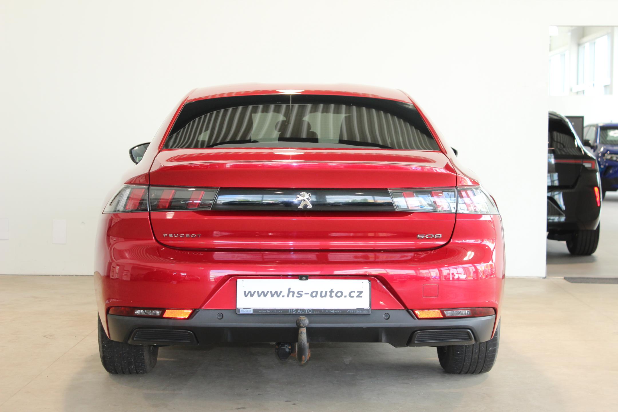 Peugeot 508 limuzína