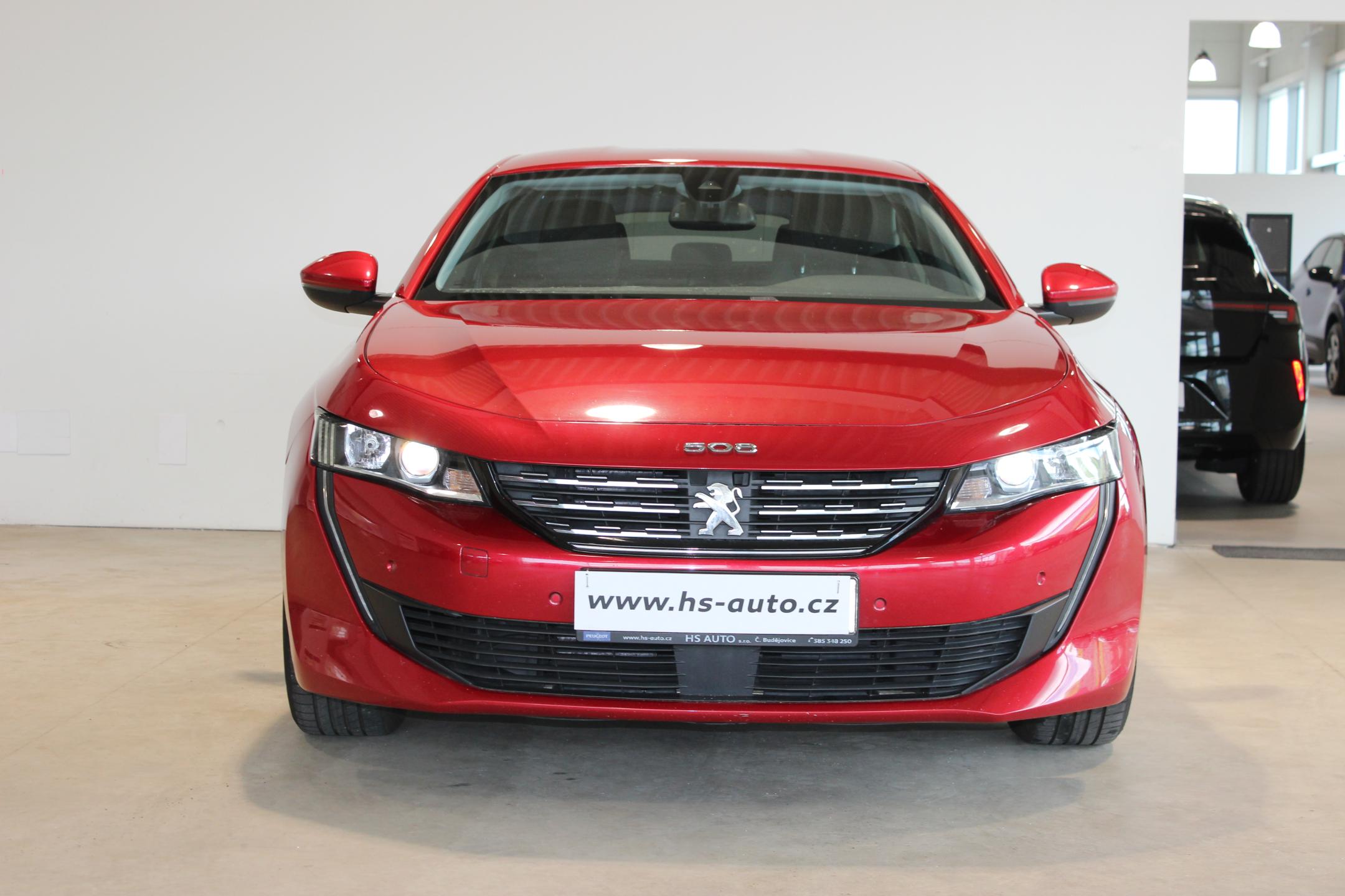 Peugeot 508 limuzína
