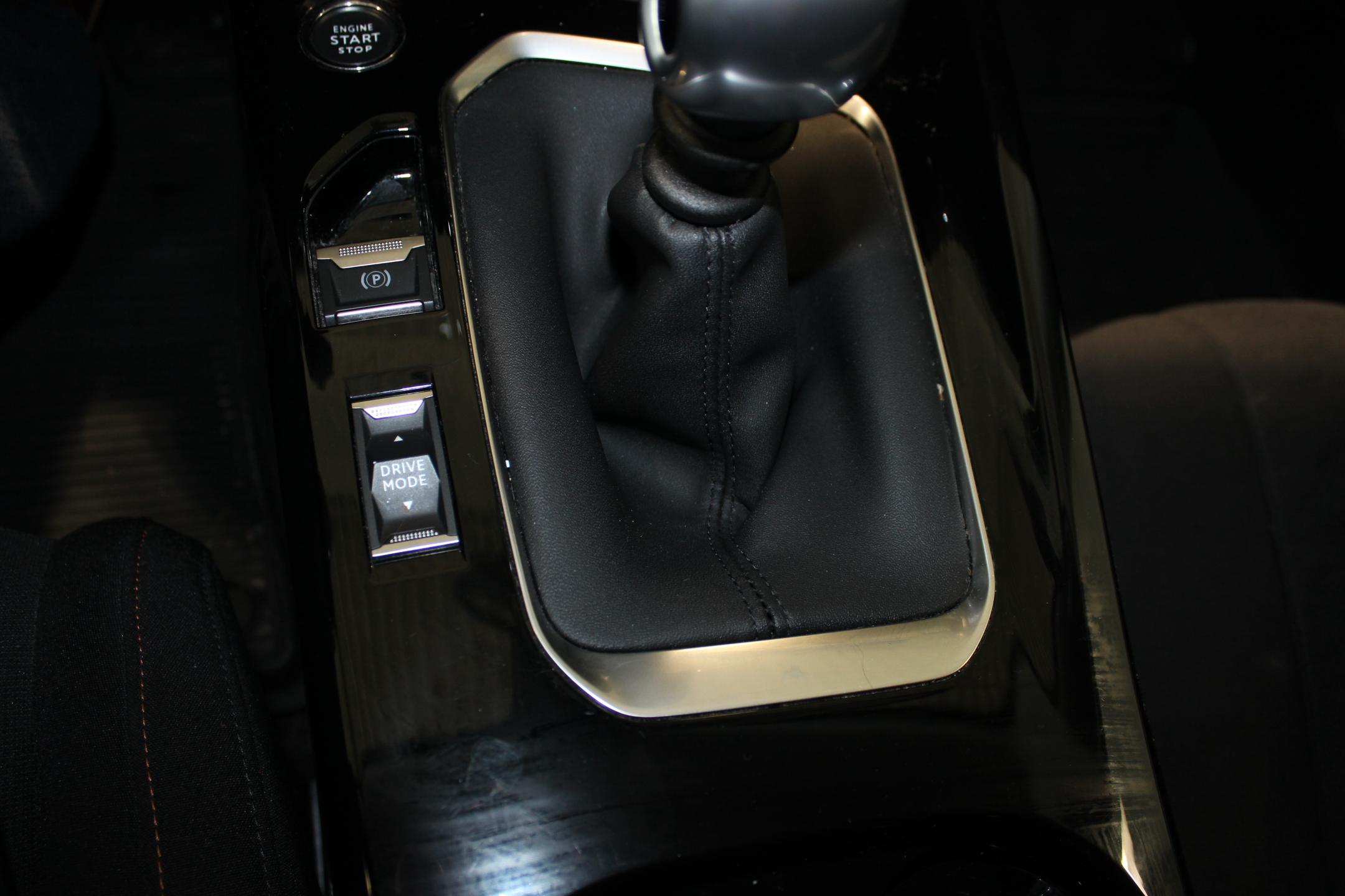 Peugeot 508 limuzína