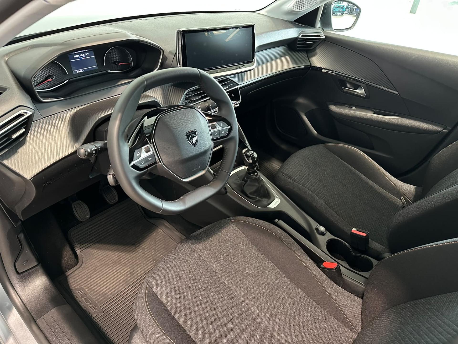 Peugeot 208 hatchback