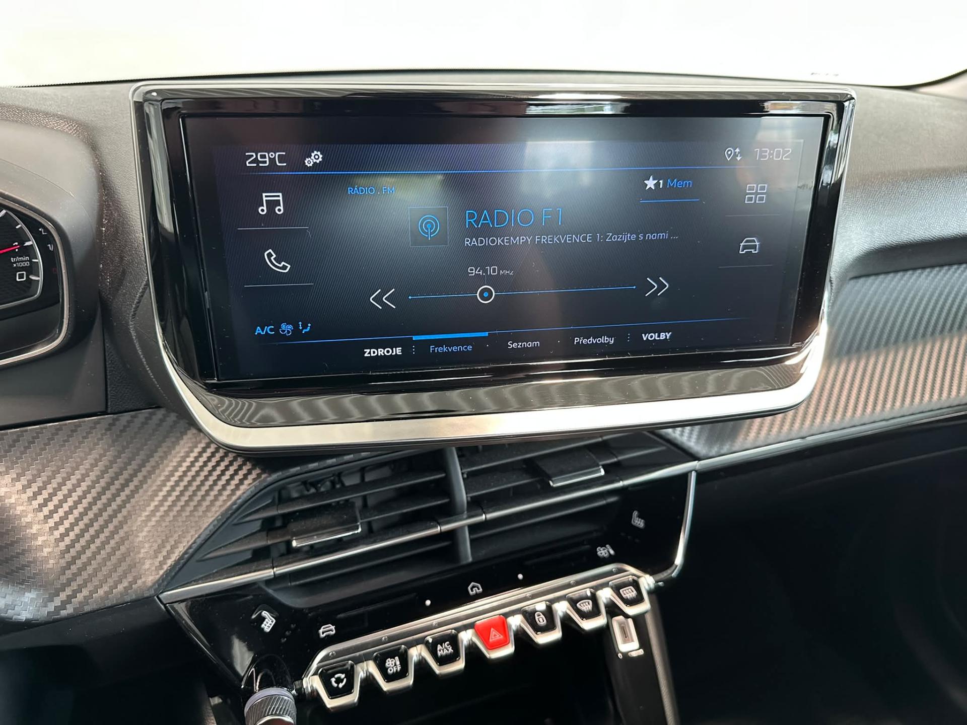 Peugeot 208 hatchback