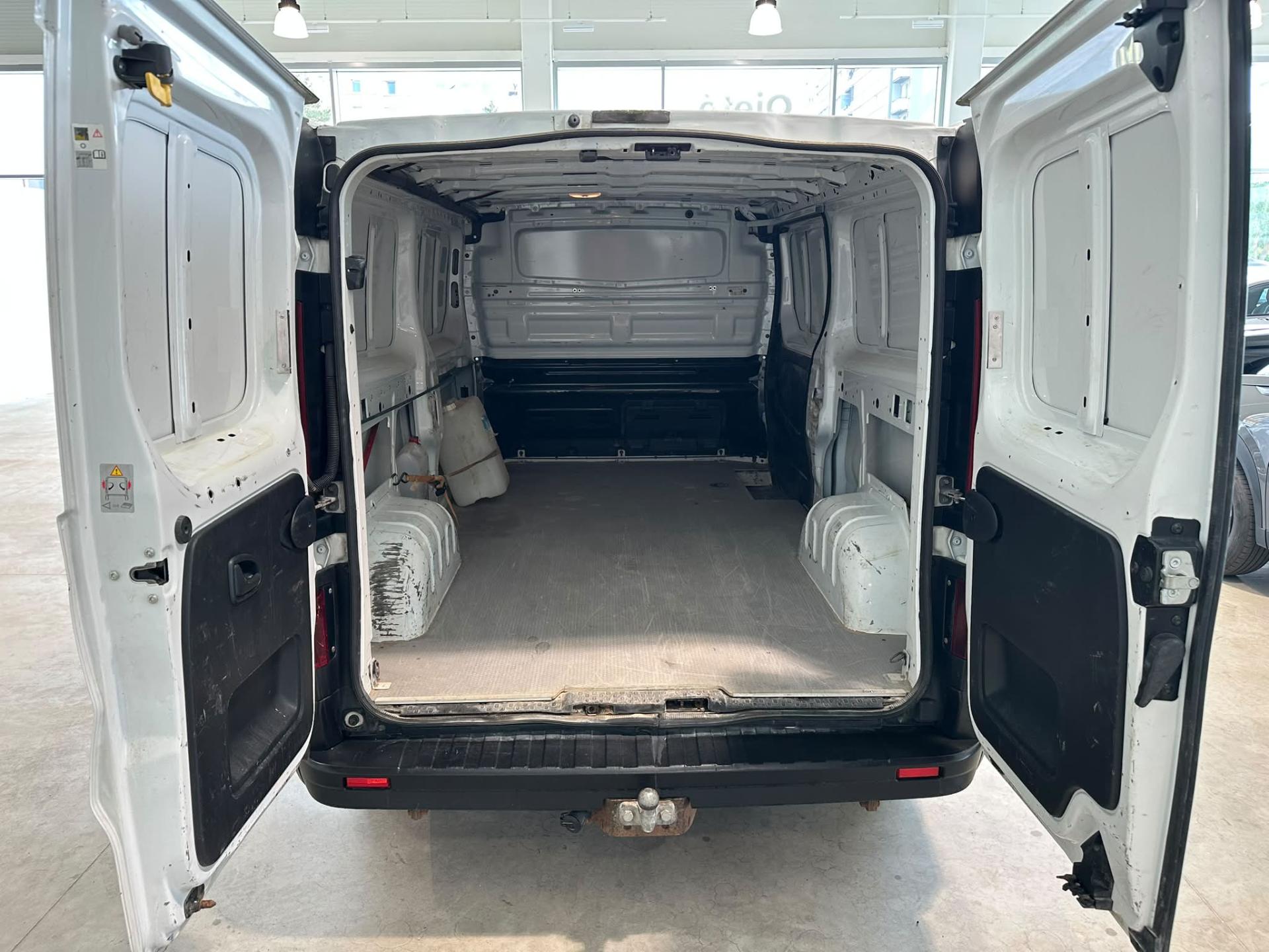Opel Vivaro skříň
