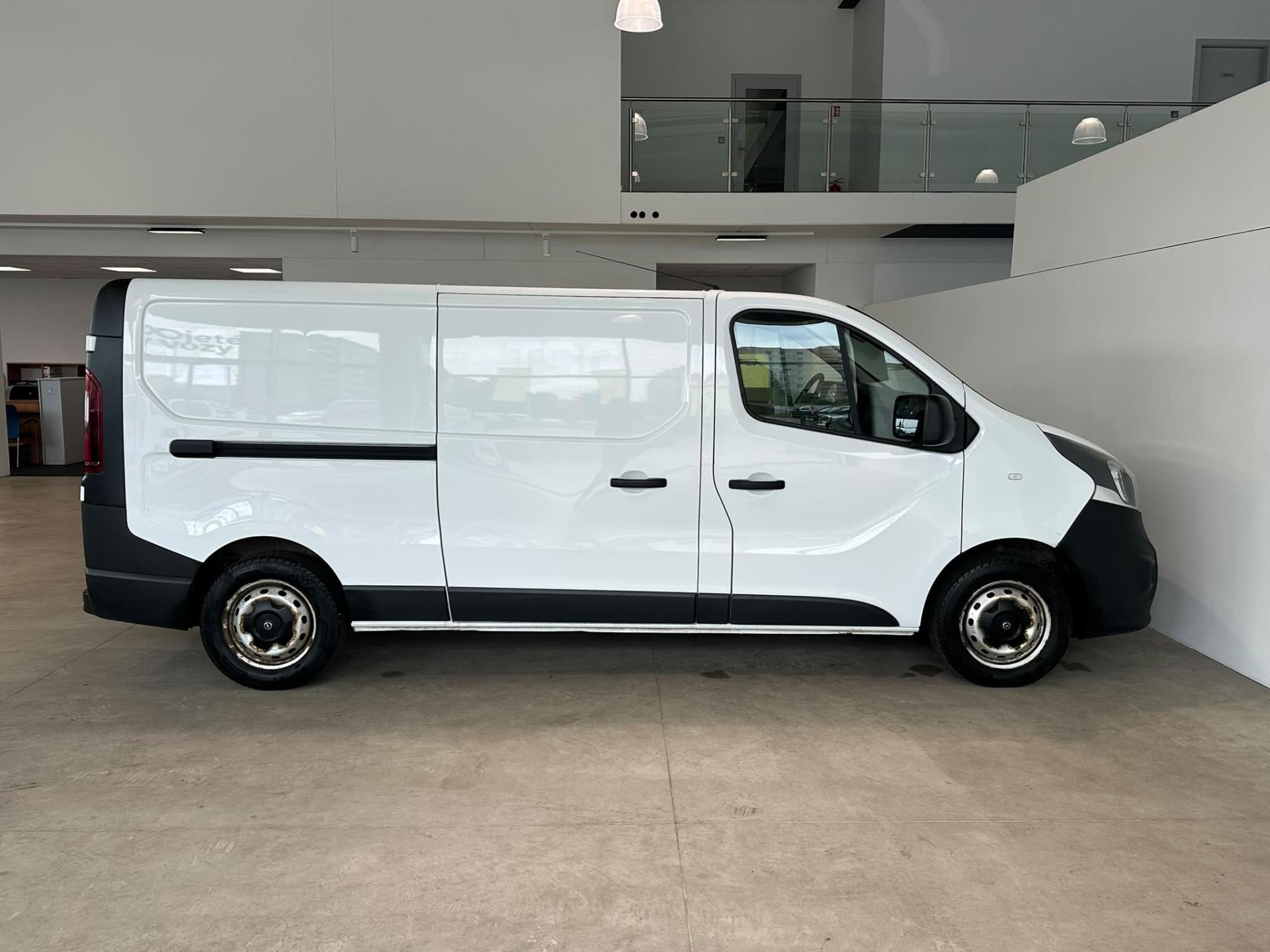 Opel Vivaro skříň