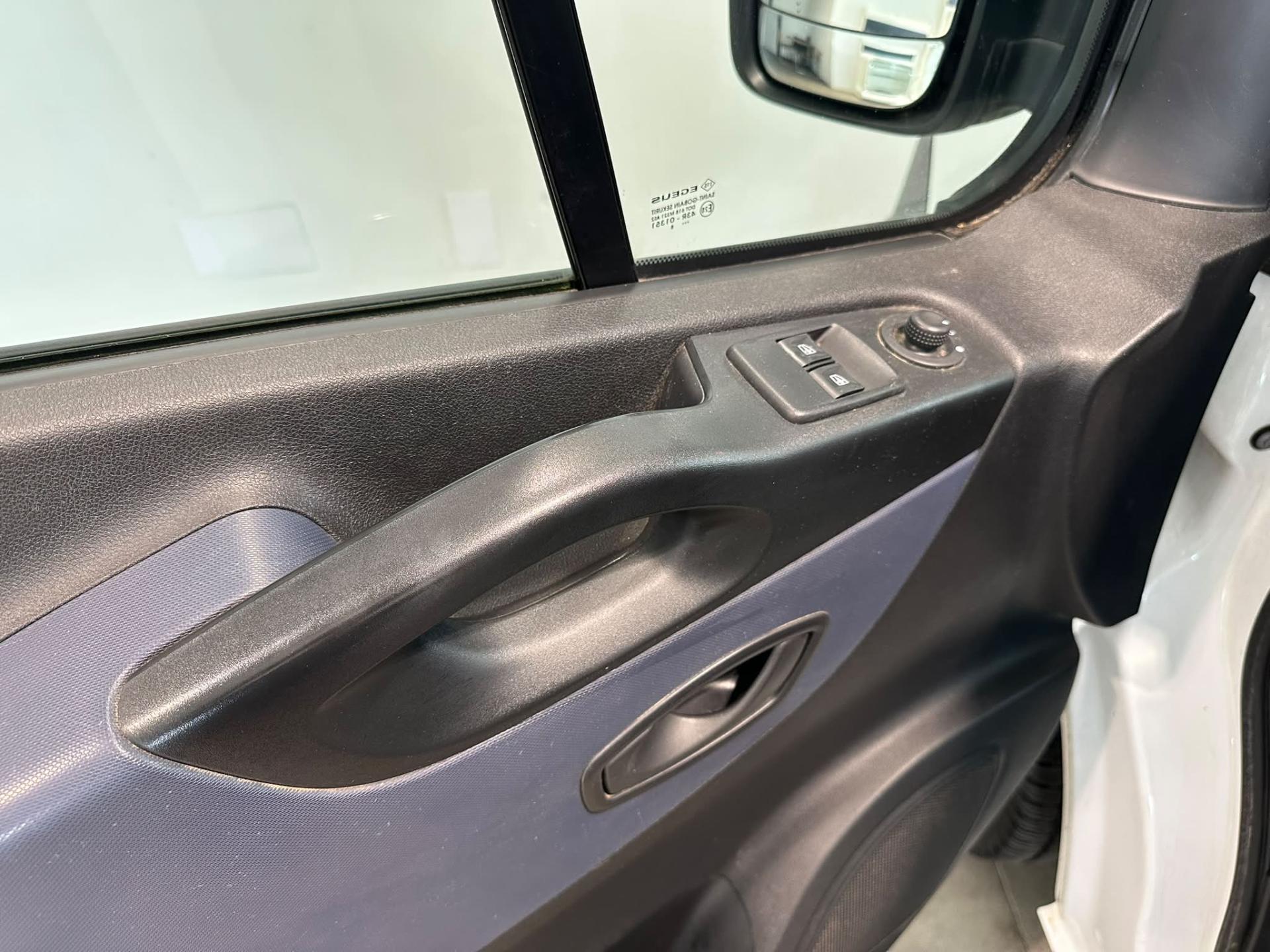 Opel Vivaro skříň