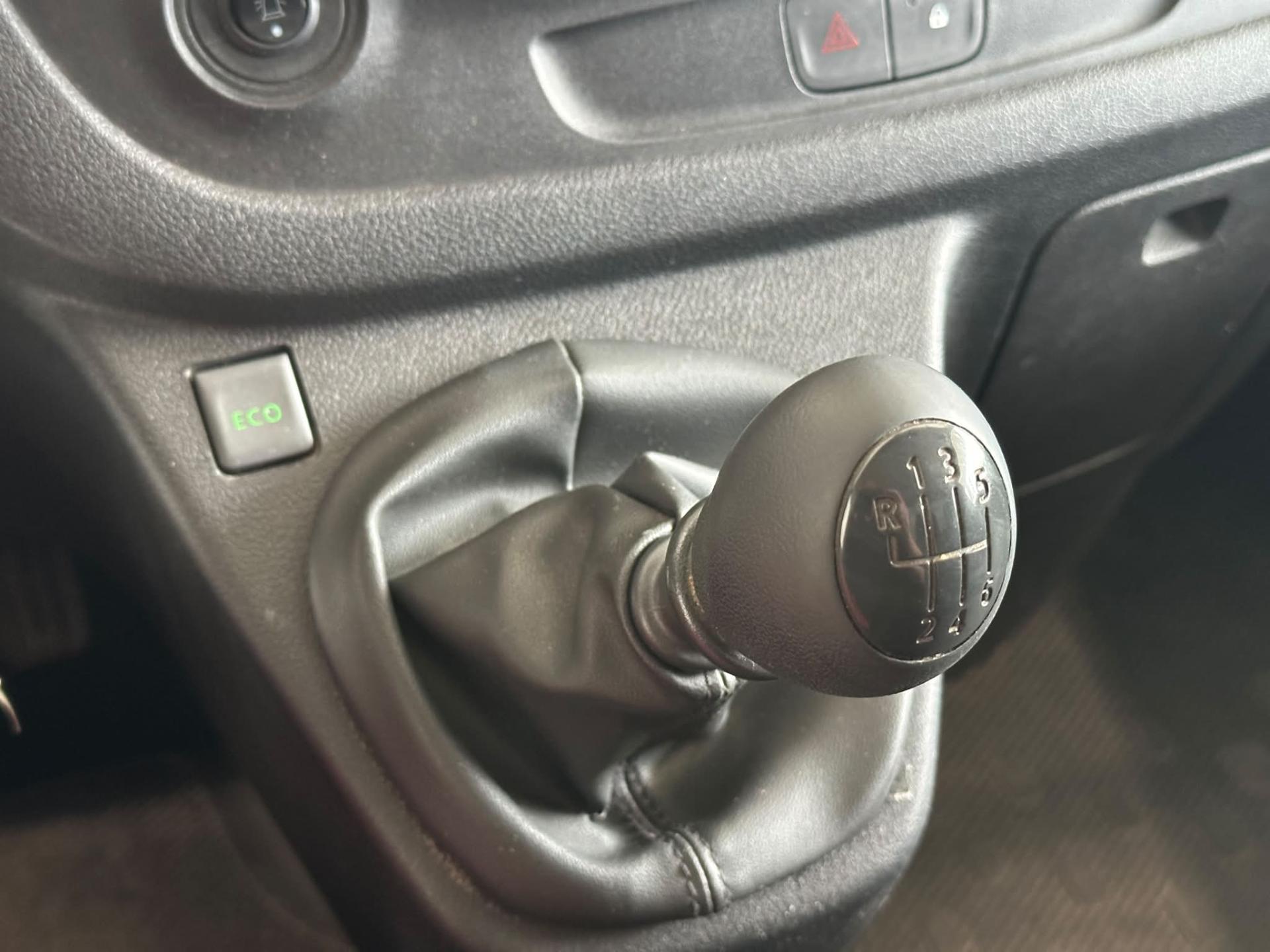 Opel Vivaro skříň