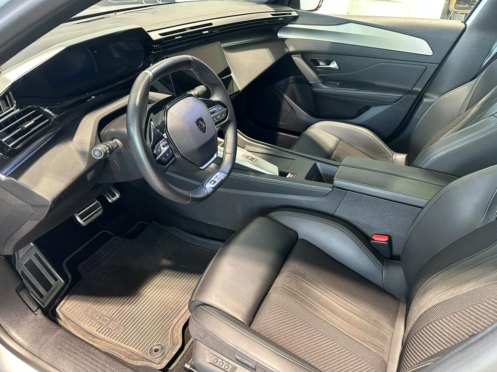 Peugeot 408 liftback