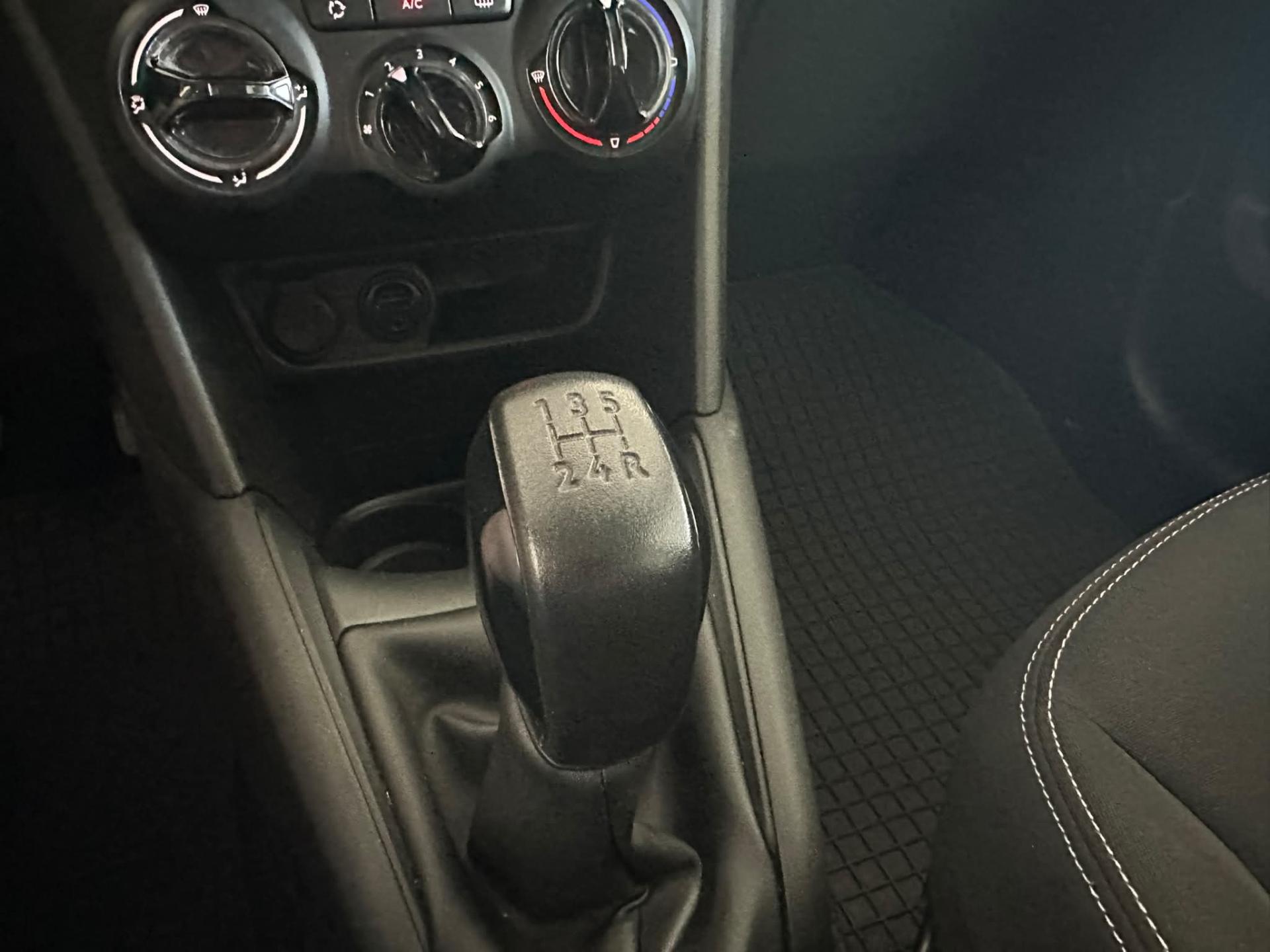 Peugeot 208 hatchback