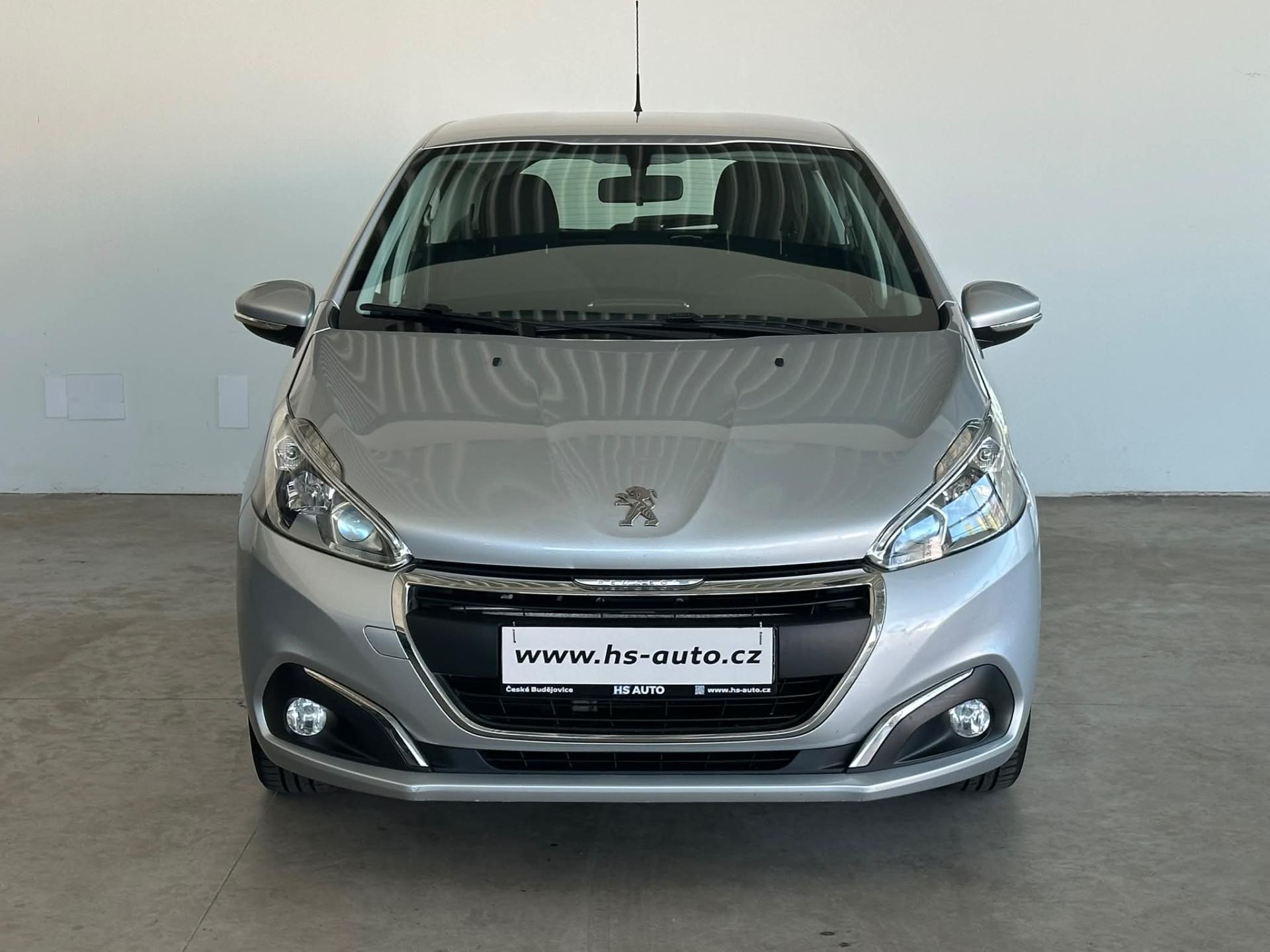 Peugeot 208 hatchback
