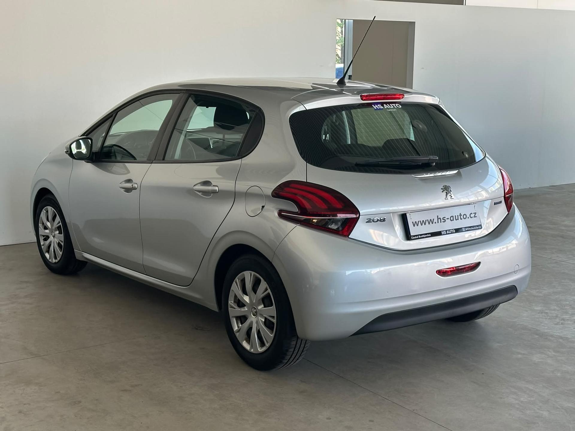 Peugeot 208 hatchback