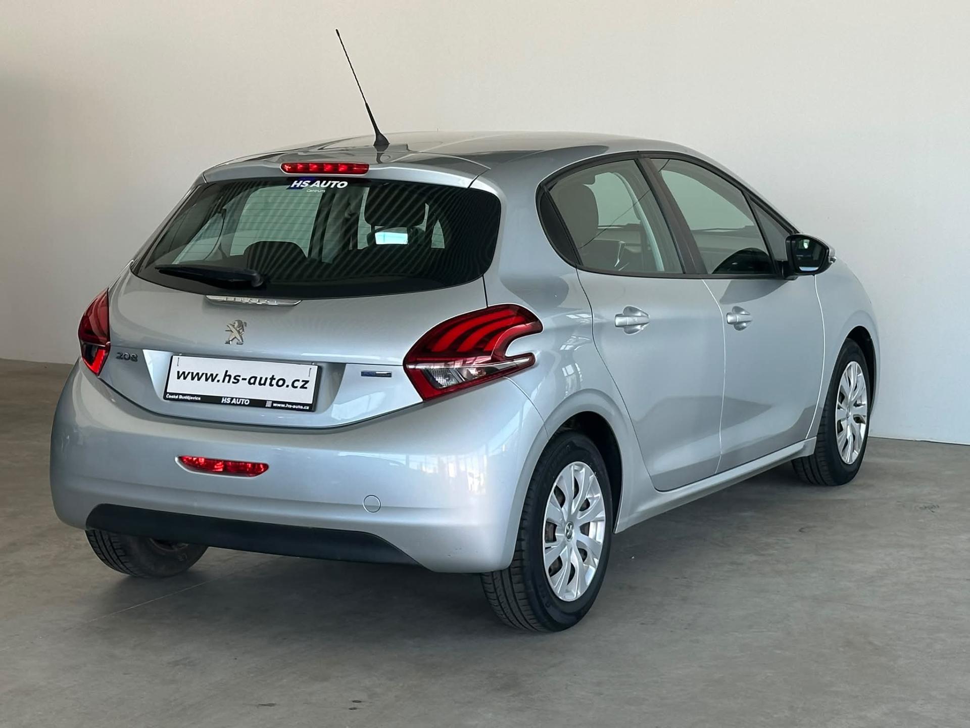 Peugeot 208 hatchback
