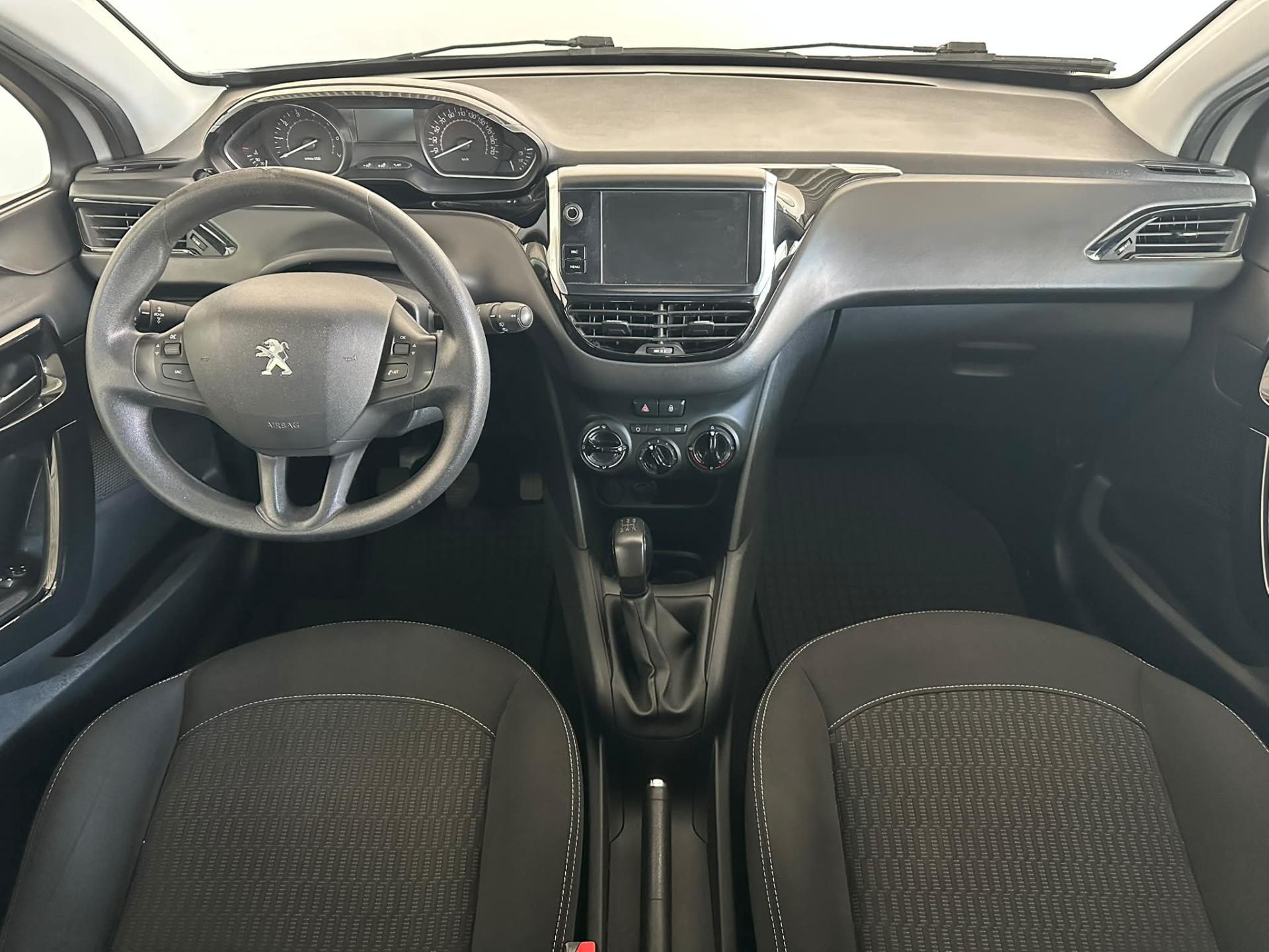 Peugeot 208 hatchback