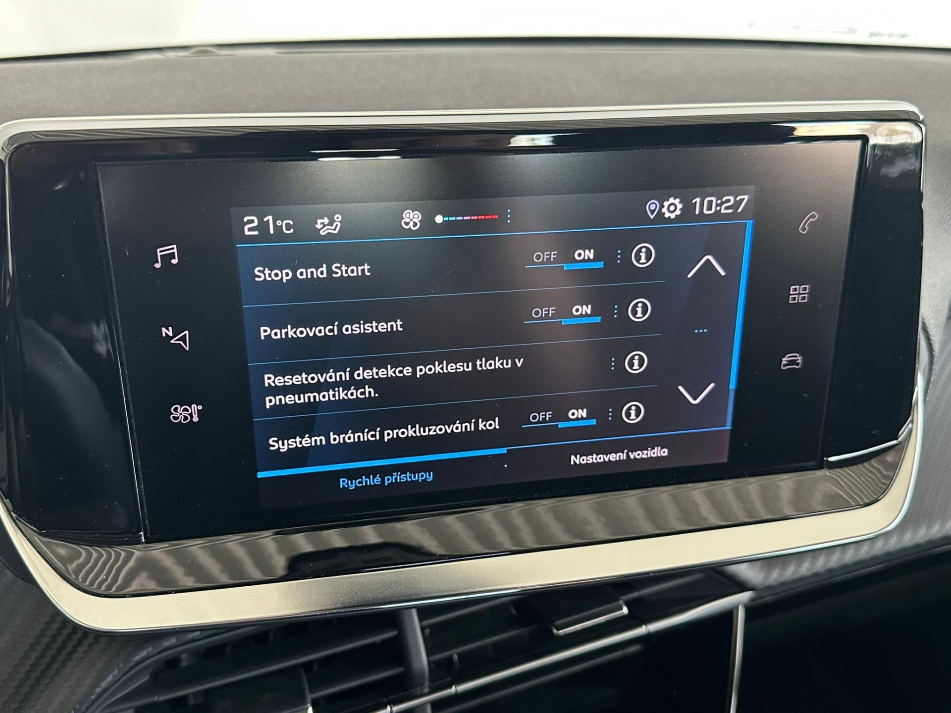 Peugeot 208 hatchback