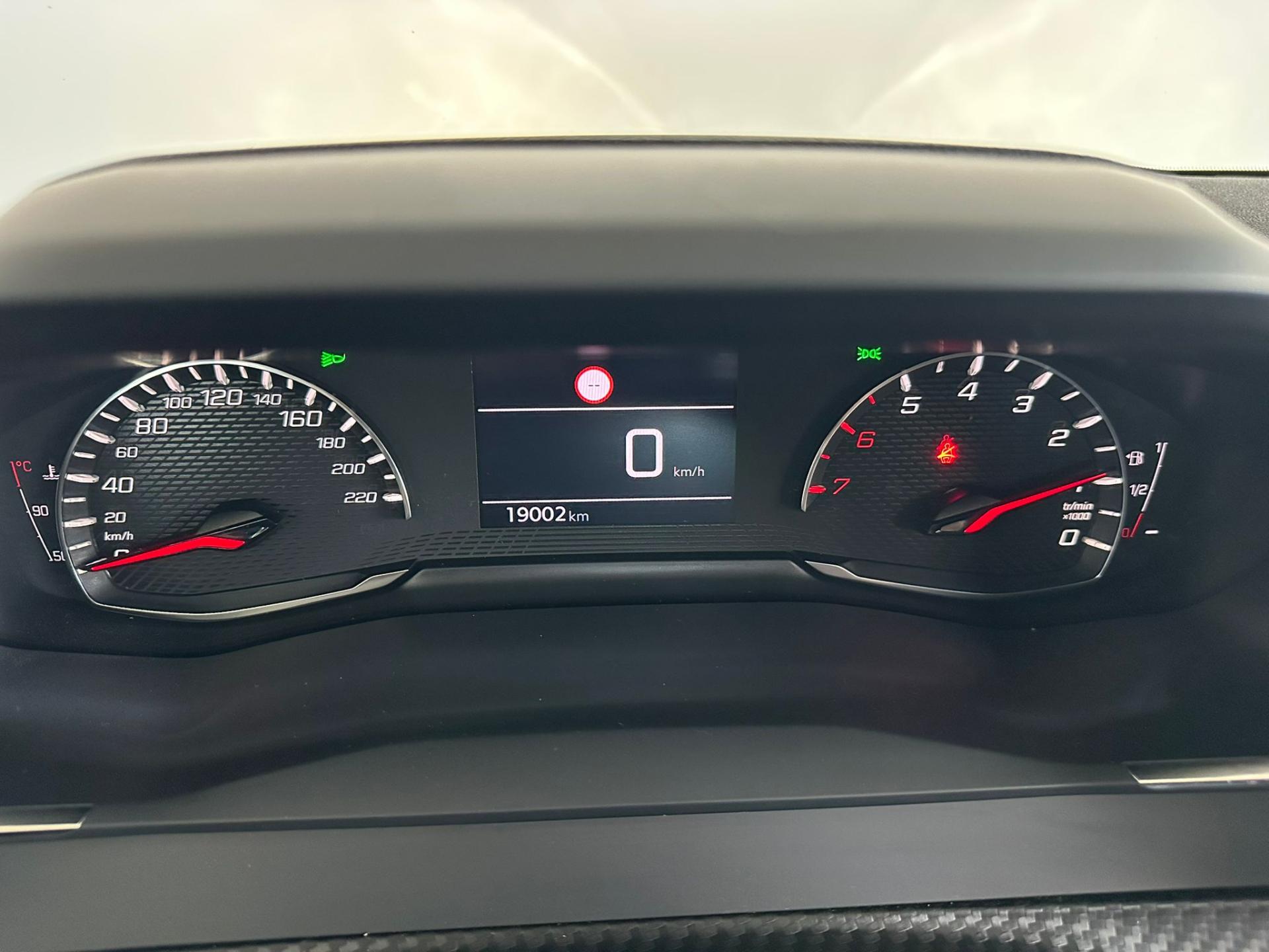 Peugeot 208 hatchback