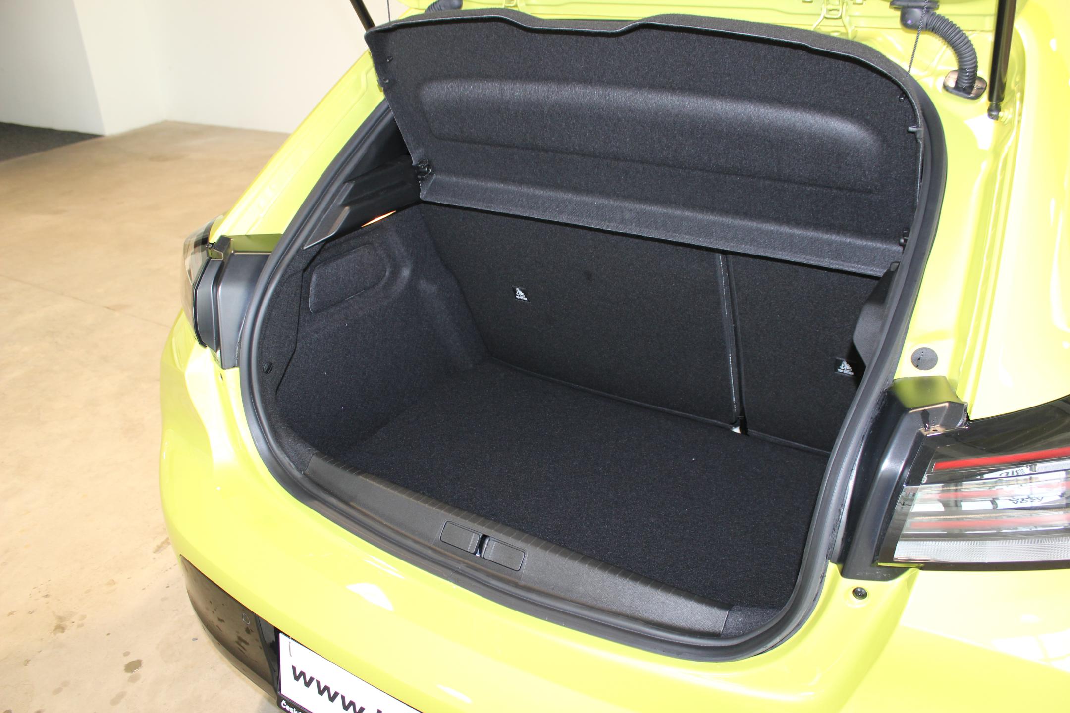 Peugeot 208 hatchback