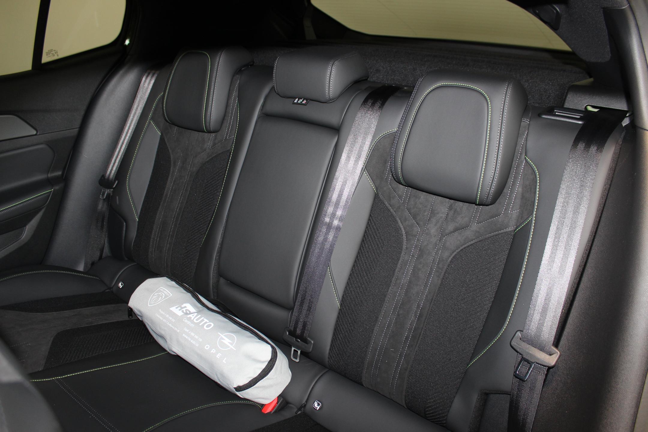 Peugeot 408 SUV