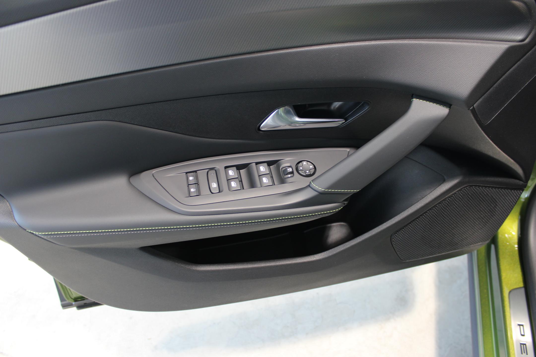 Peugeot 408 SUV