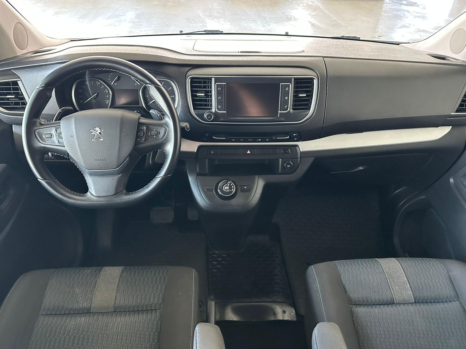 Peugeot Traveller minibus