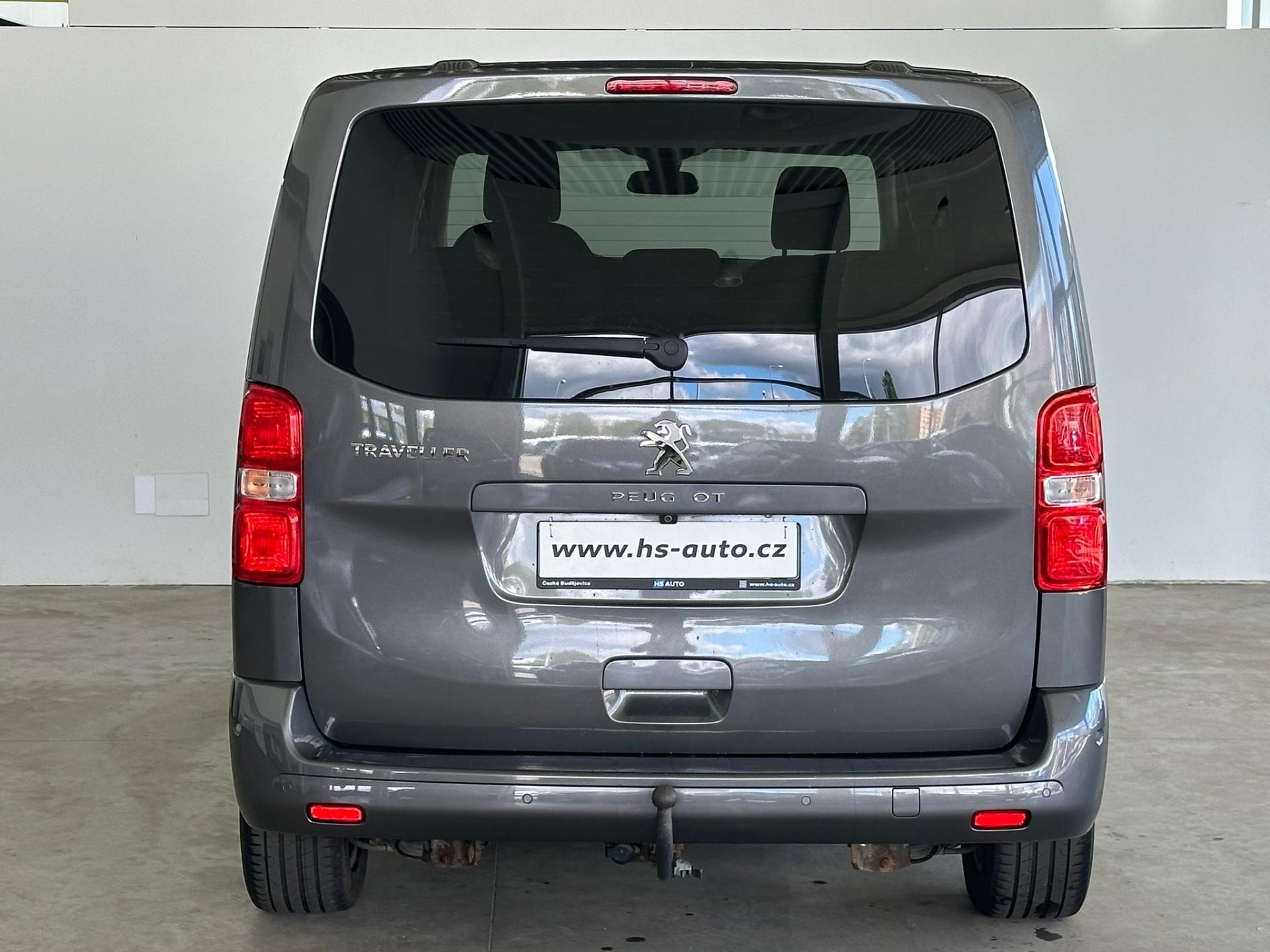 Peugeot Traveller minibus
