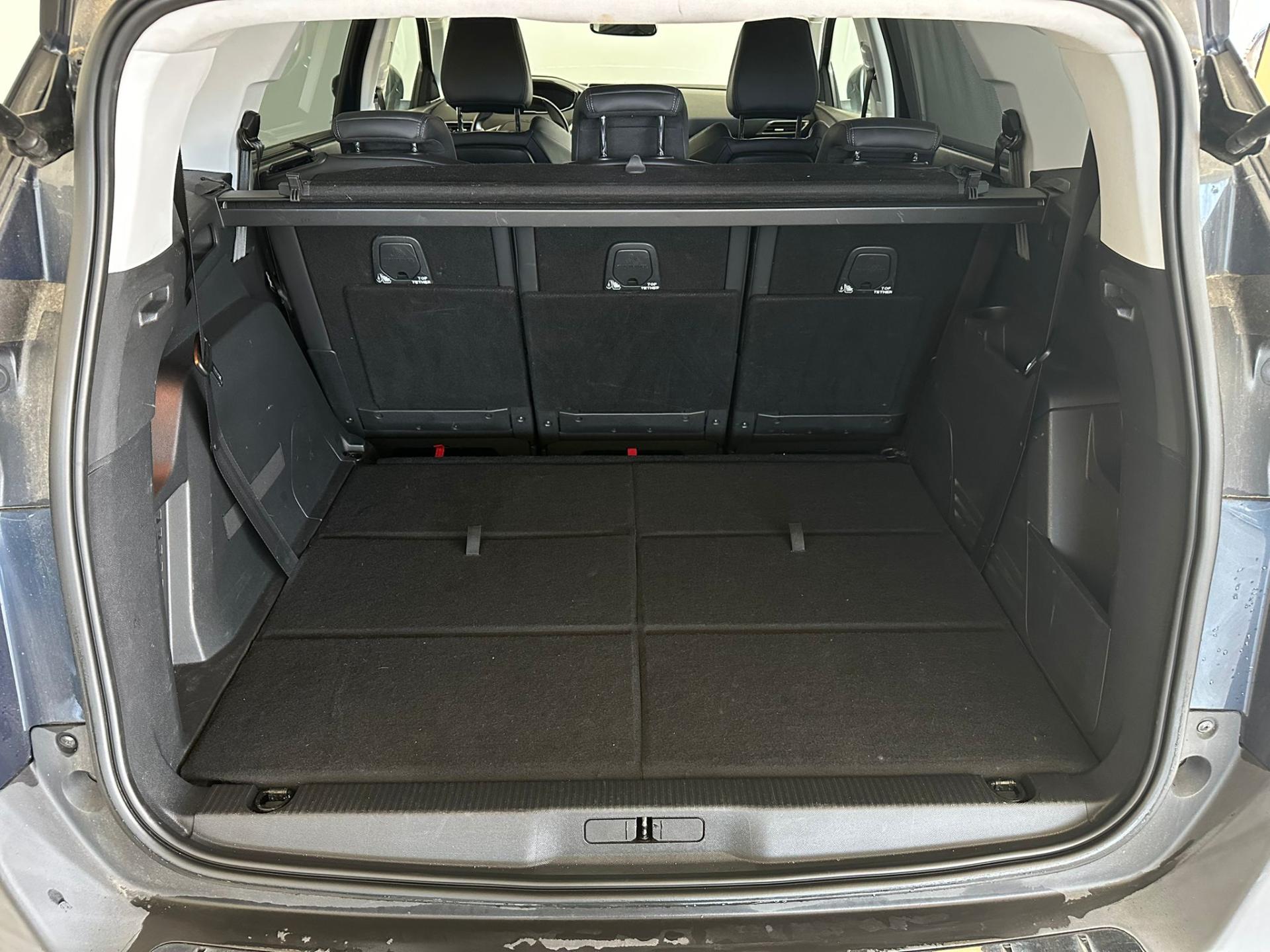 Peugeot 5008 SUV