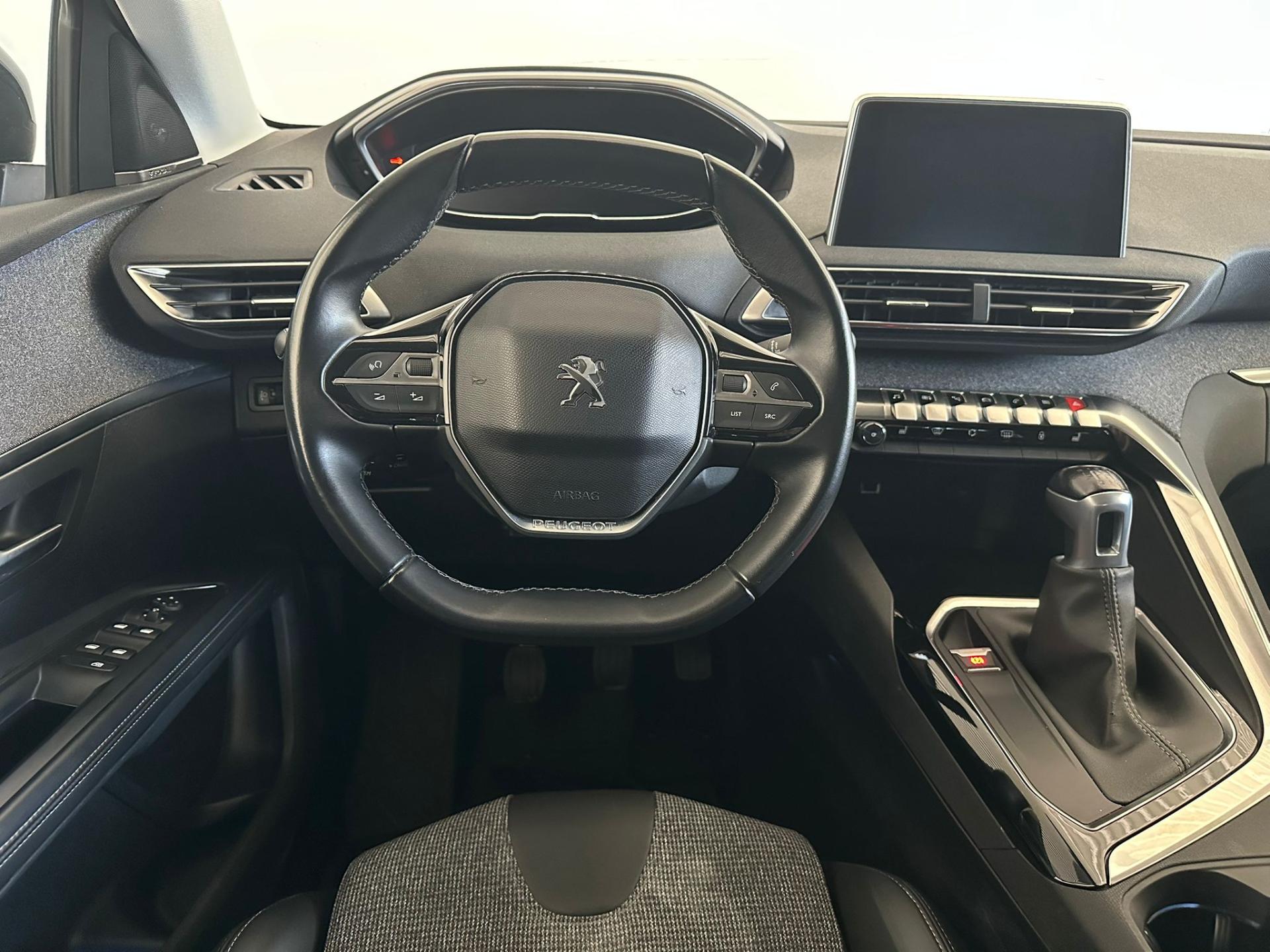 Peugeot 5008 SUV