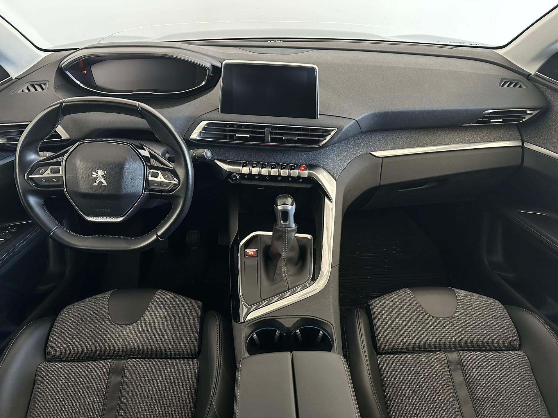 Peugeot 5008 SUV