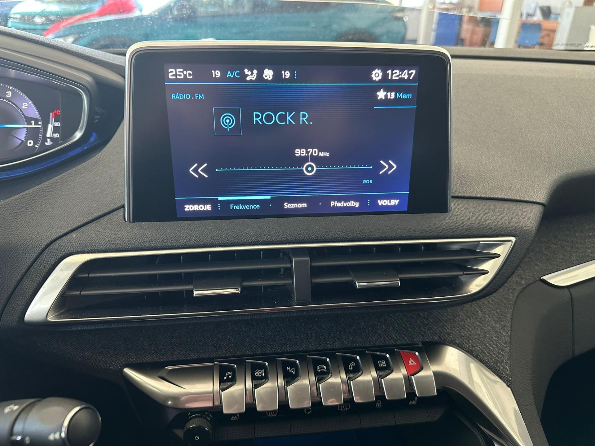 Peugeot 5008 SUV