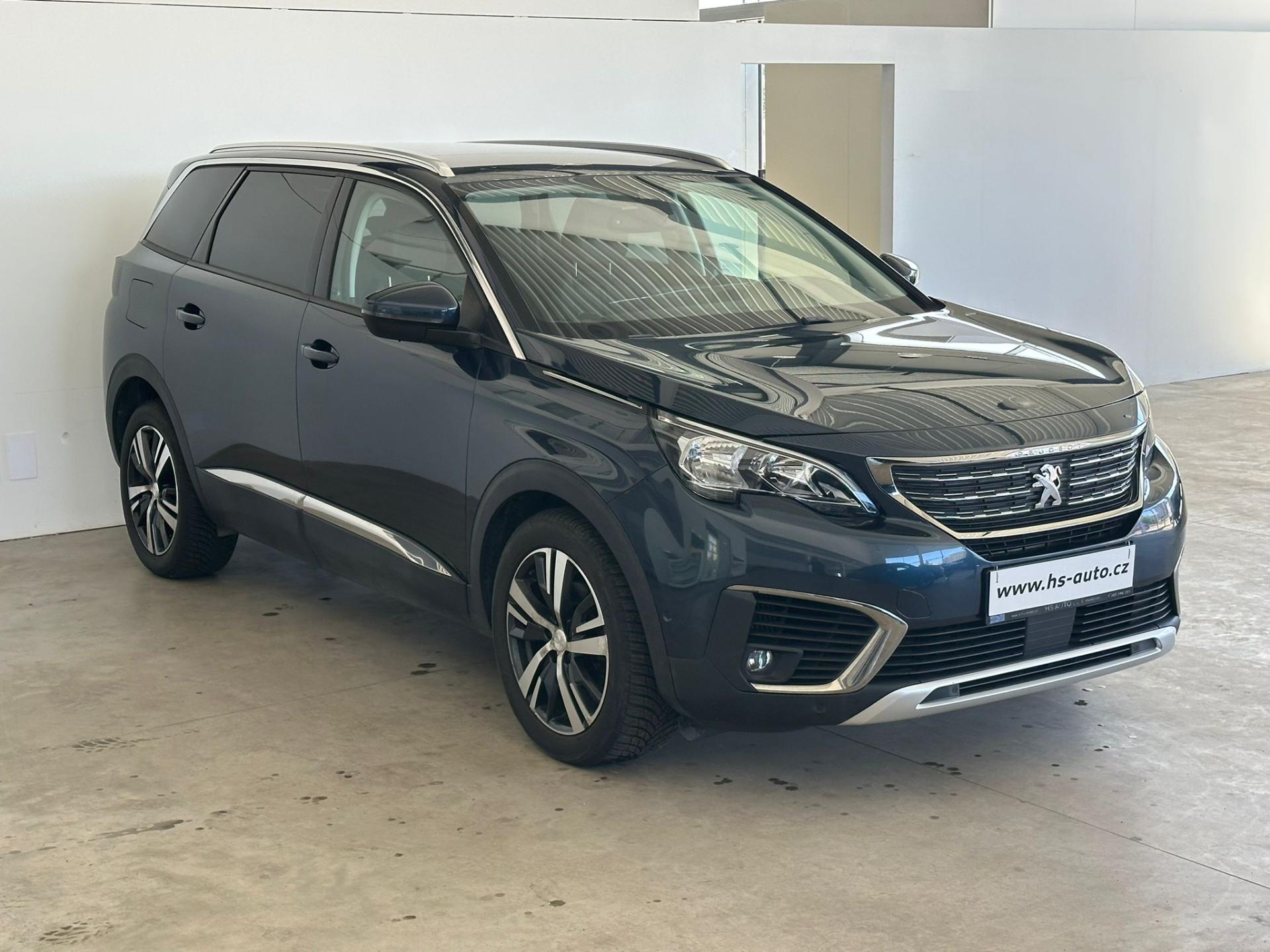 Peugeot 5008 SUV