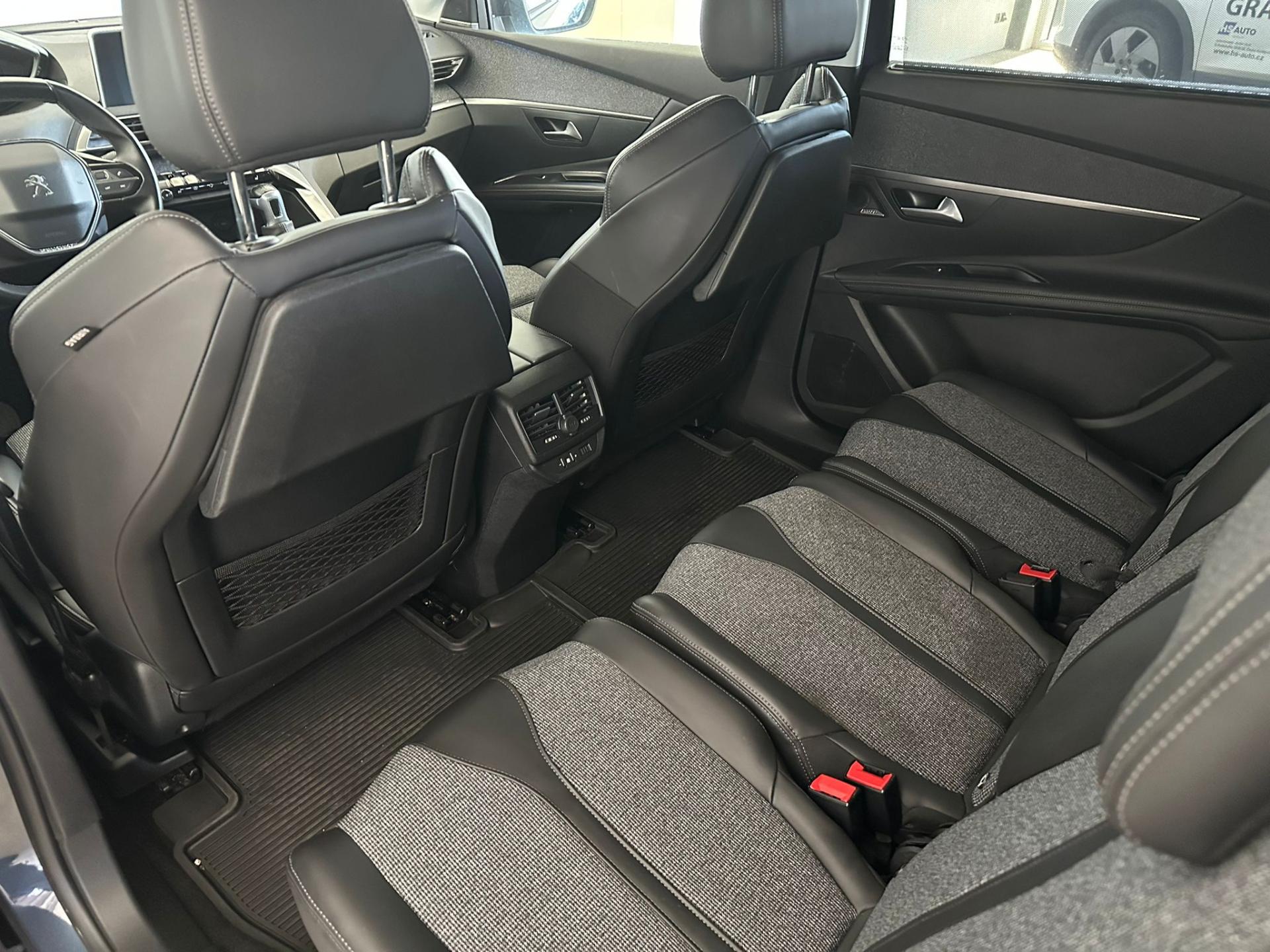 Peugeot 5008 SUV