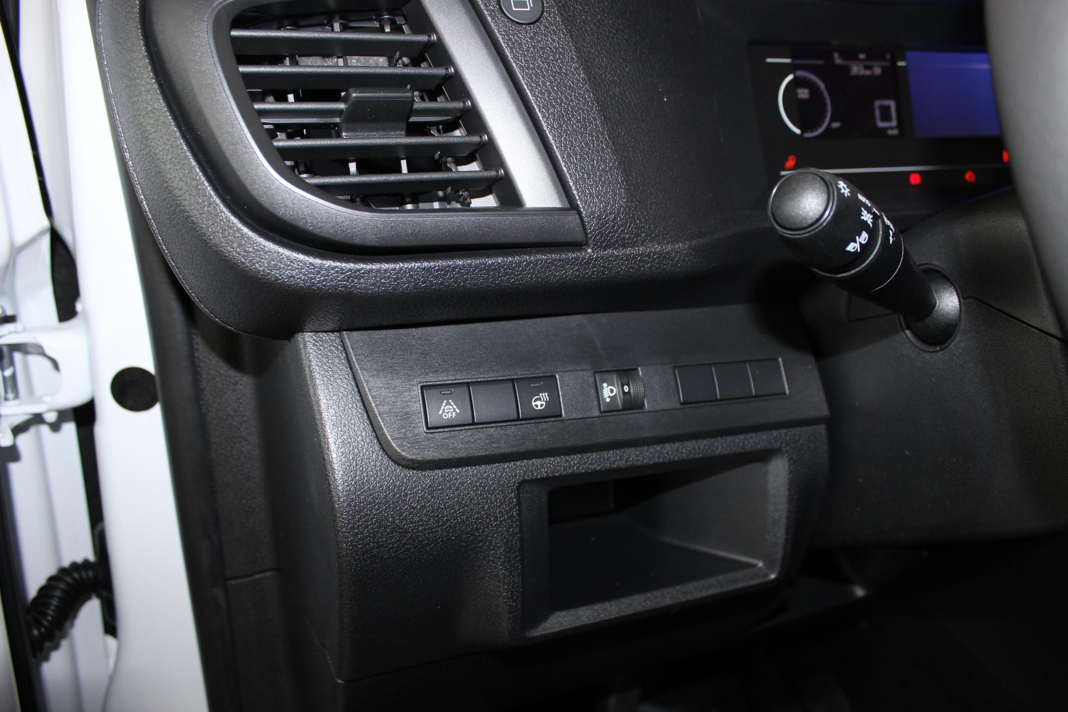 Opel Vivaro skříň