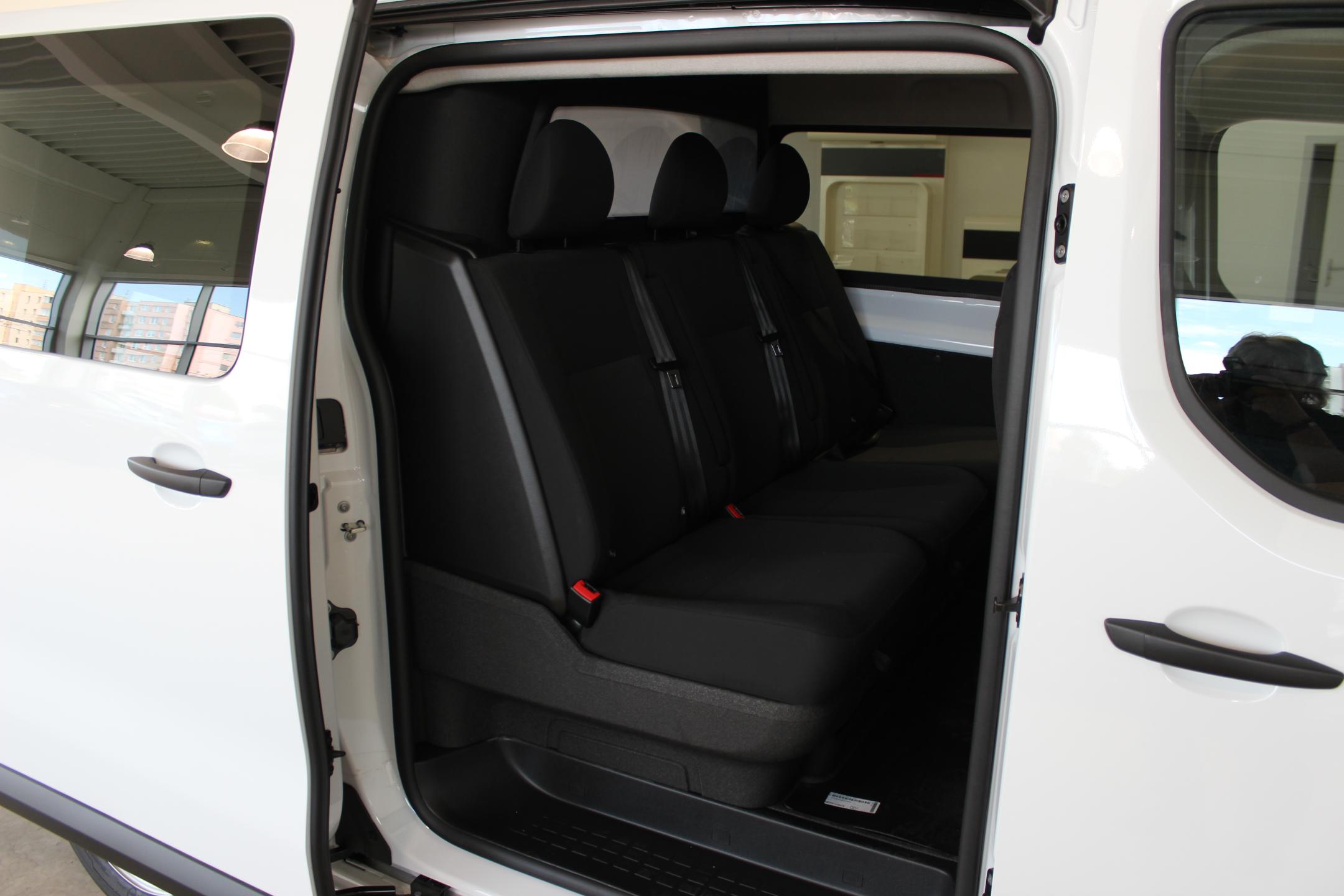 Opel Vivaro skříň