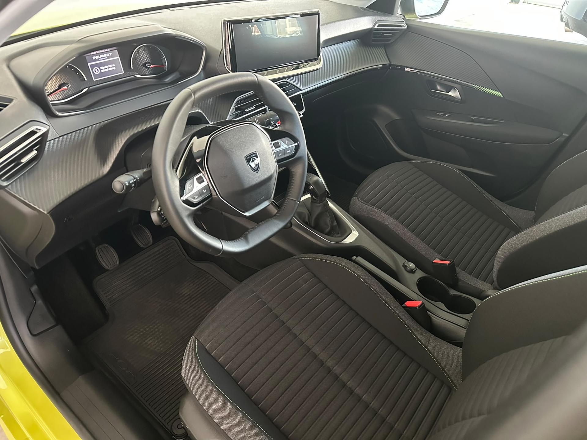 Peugeot 208 hatchback