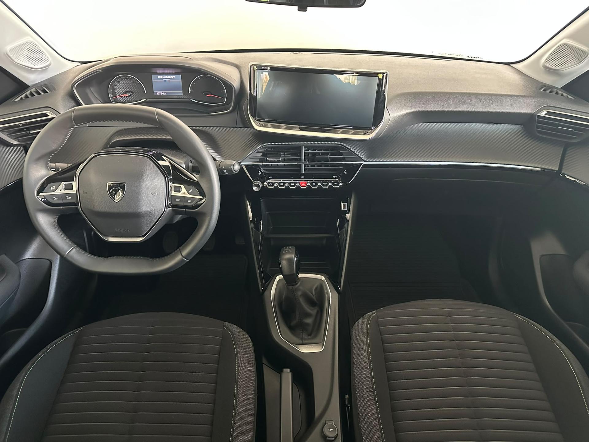 Peugeot 208 hatchback