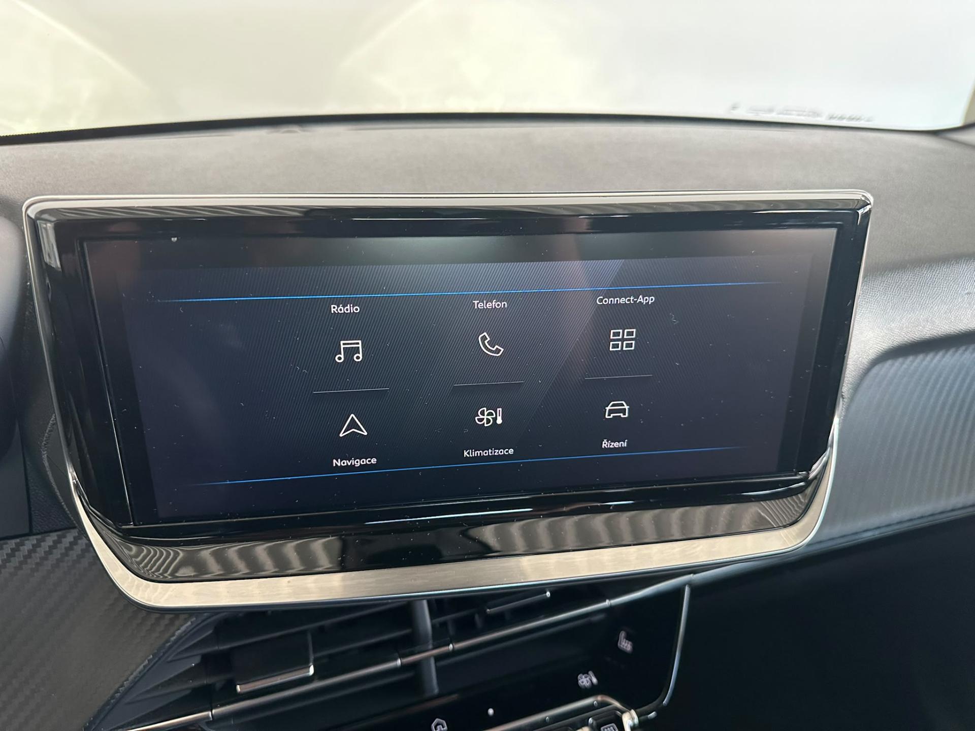 Peugeot 208 hatchback