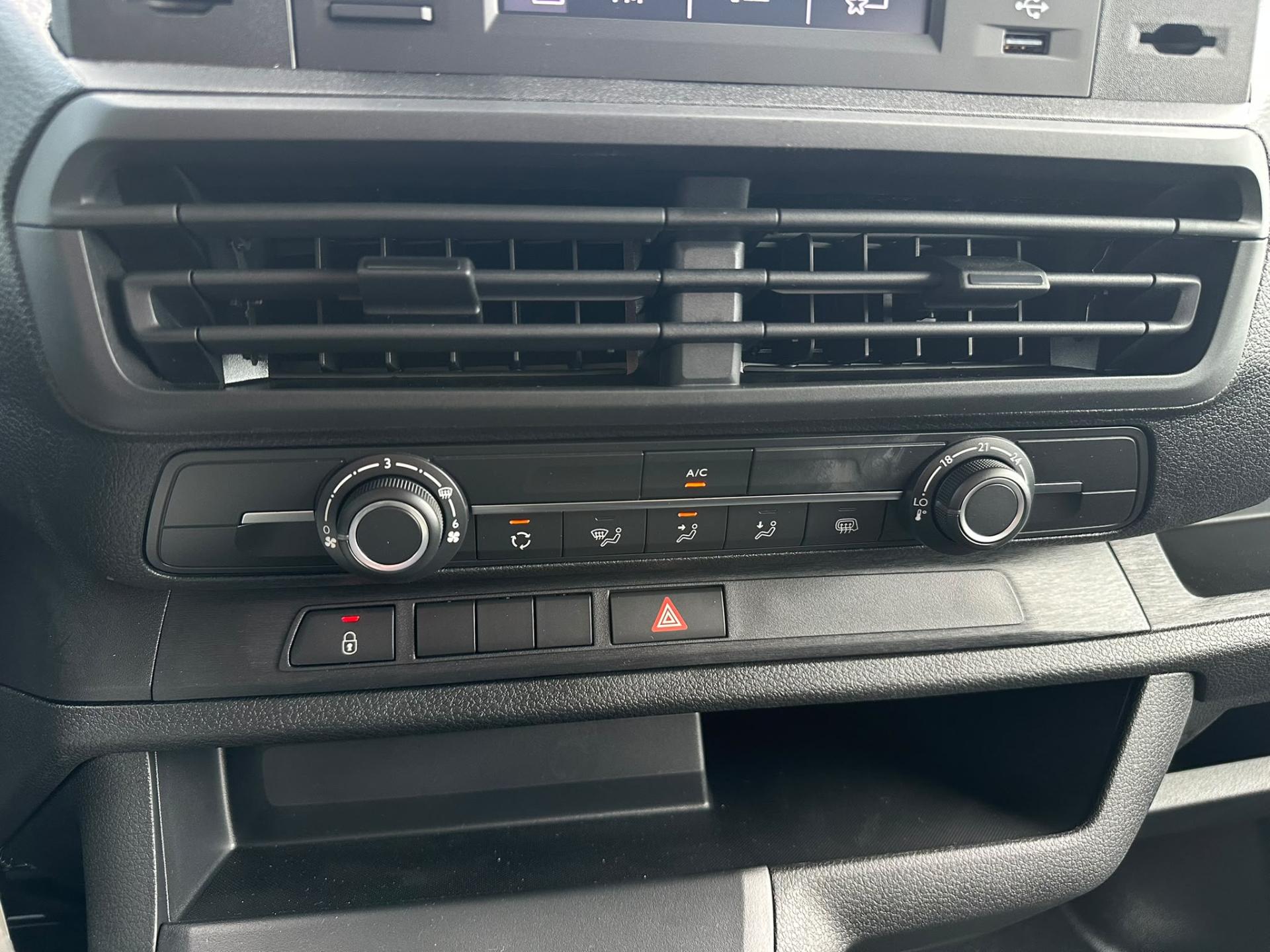 Opel Vivaro skříň