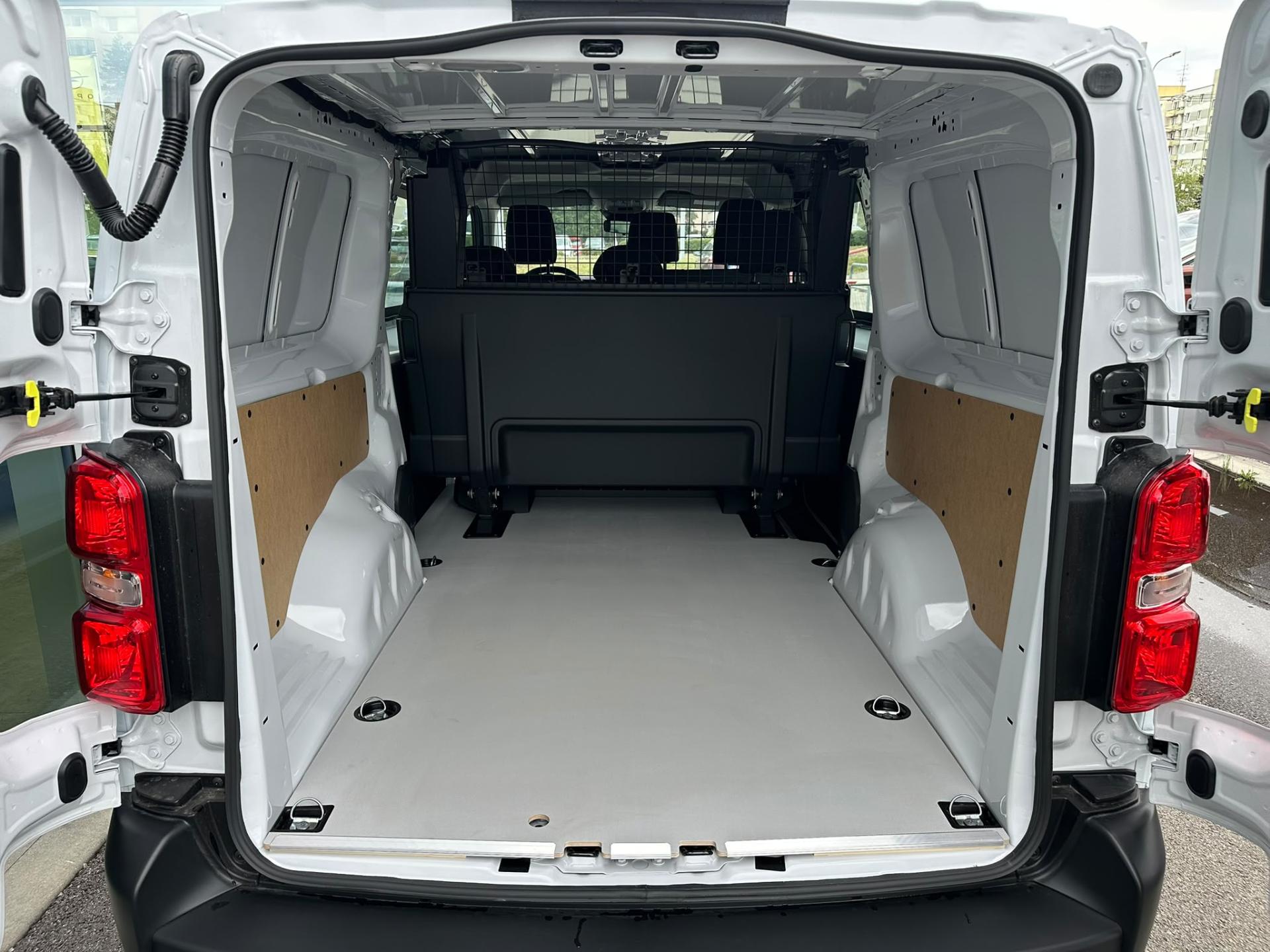 Opel Vivaro skříň