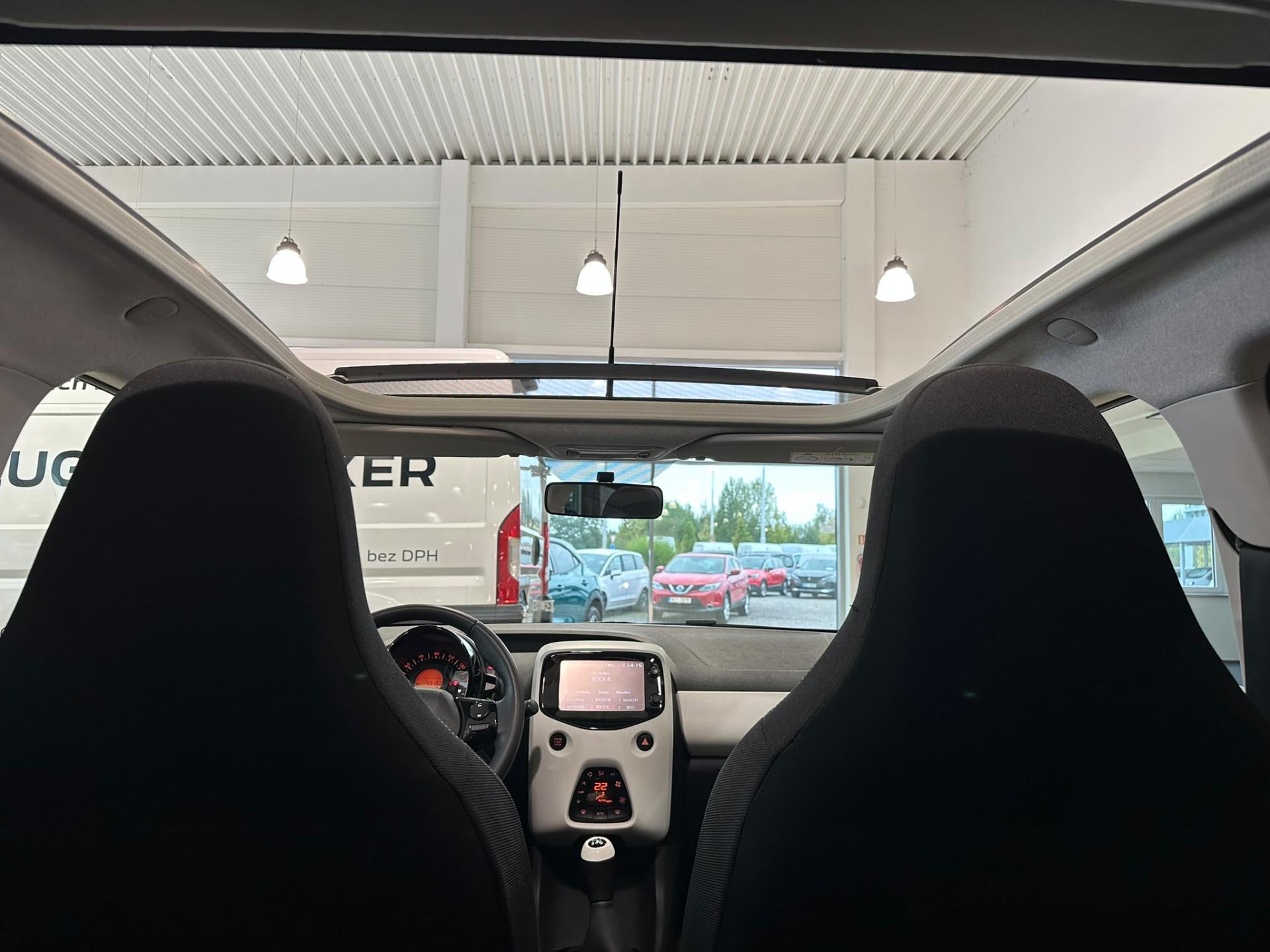 Peugeot 108 hatchback
