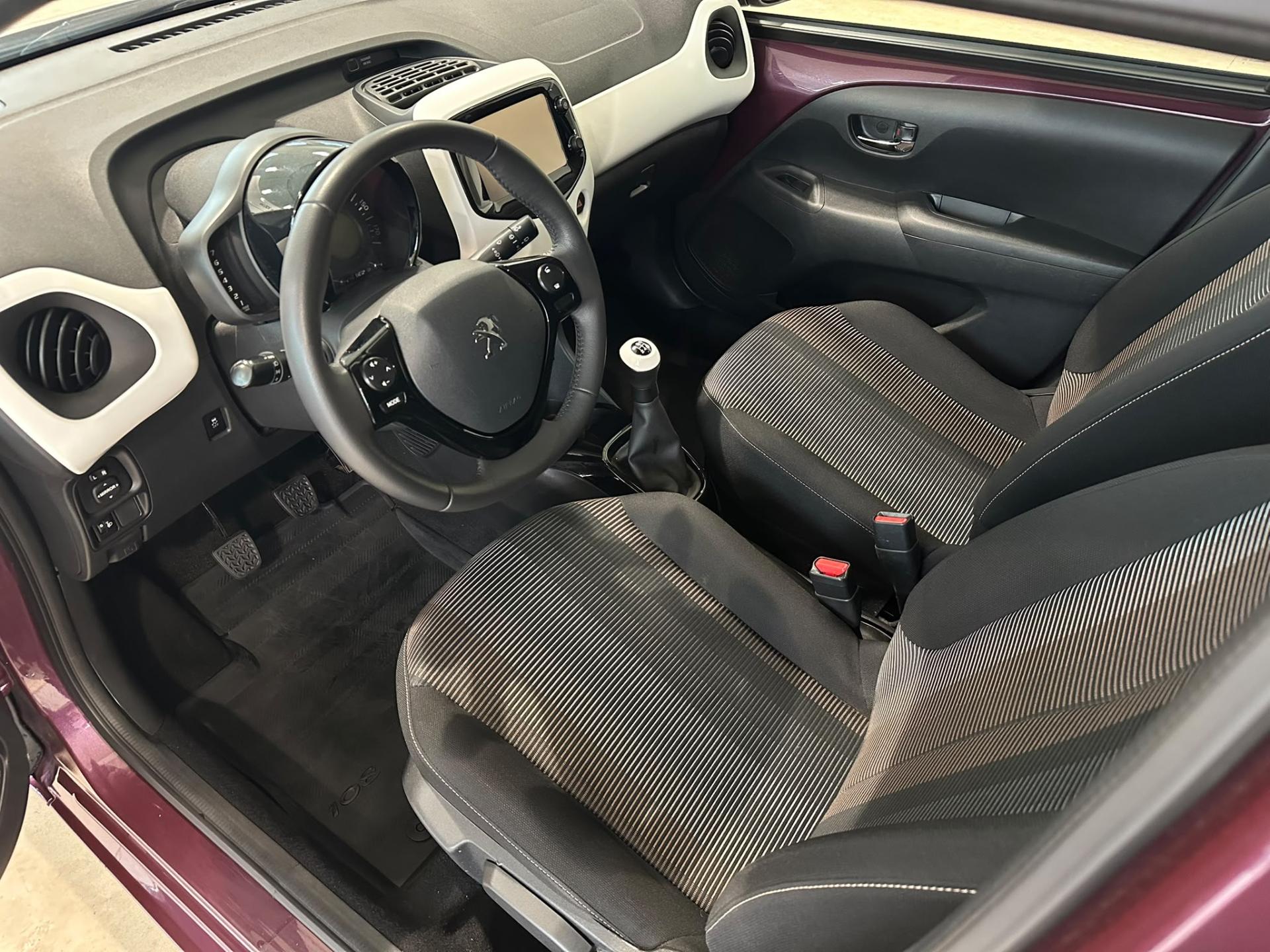Peugeot 108 hatchback