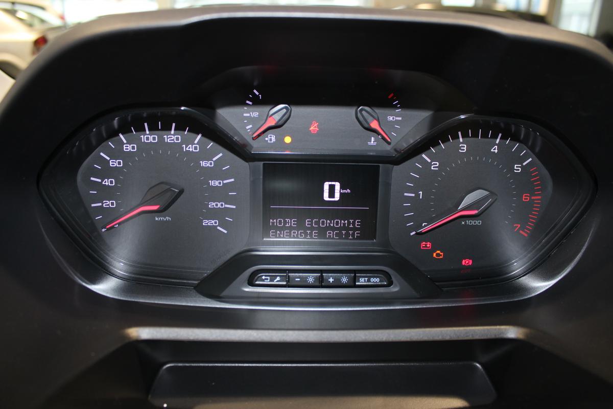 Peugeot Partner skříň