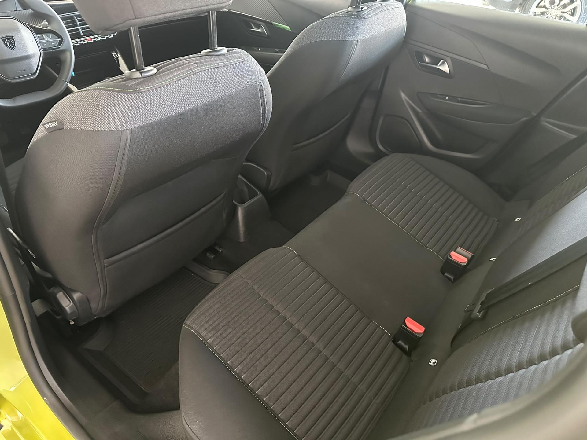 Peugeot 208 hatchback
