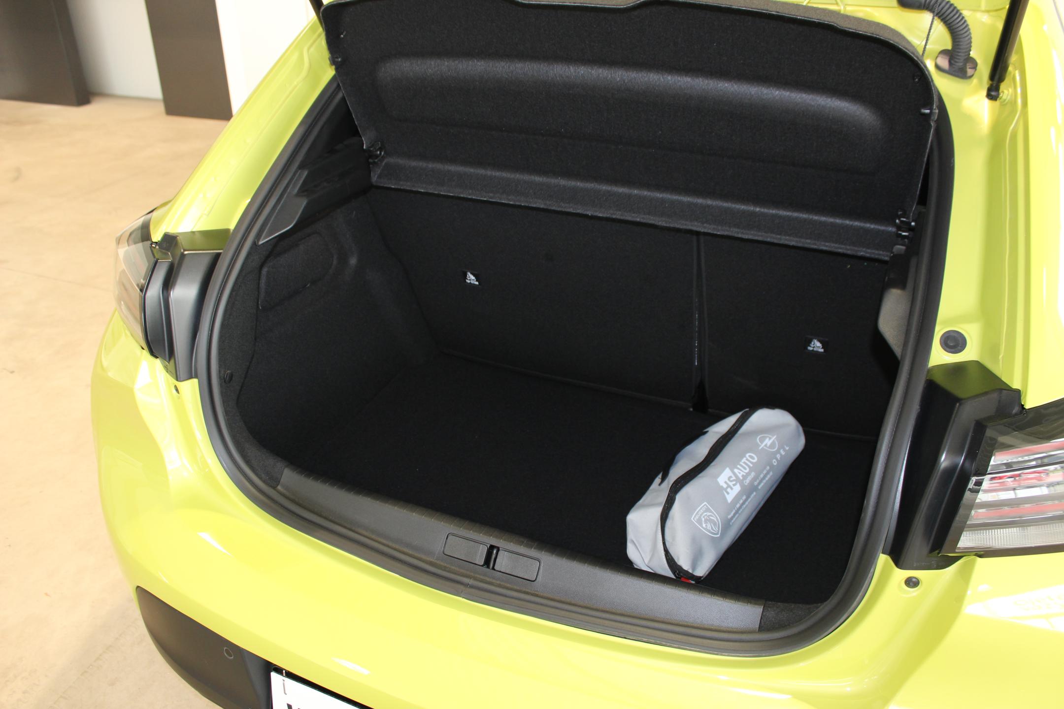 Peugeot 208 hatchback