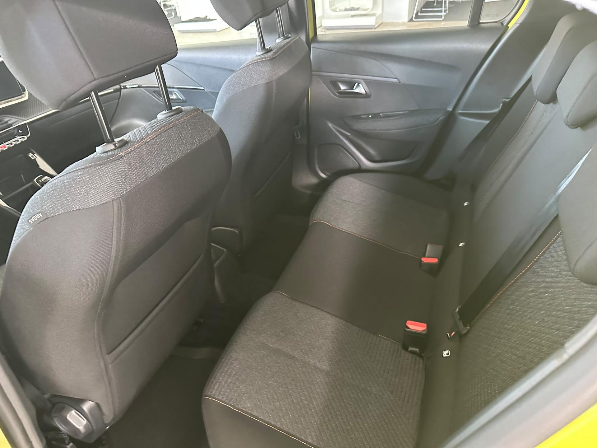 Peugeot 208 hatchback