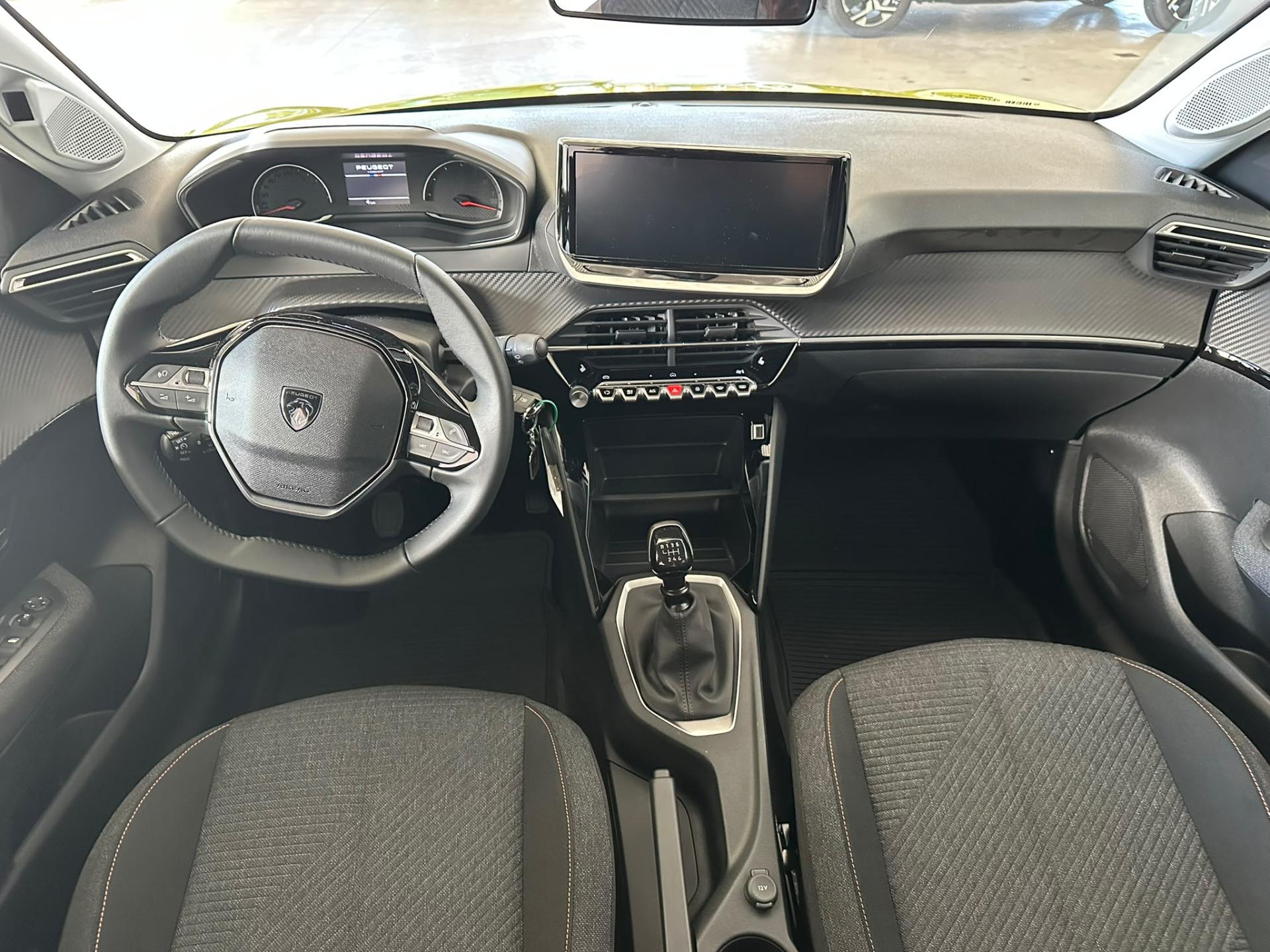 Peugeot 208 hatchback