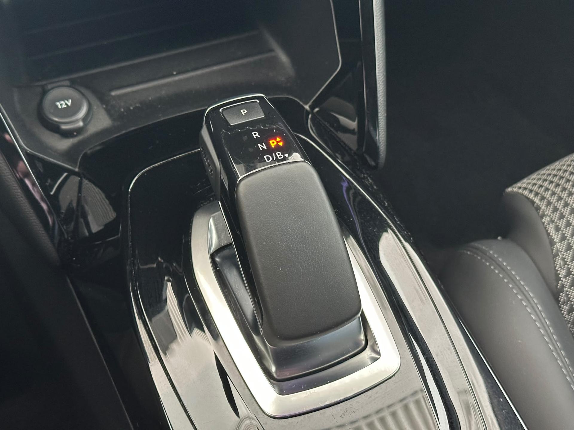 Peugeot 208 hatchback