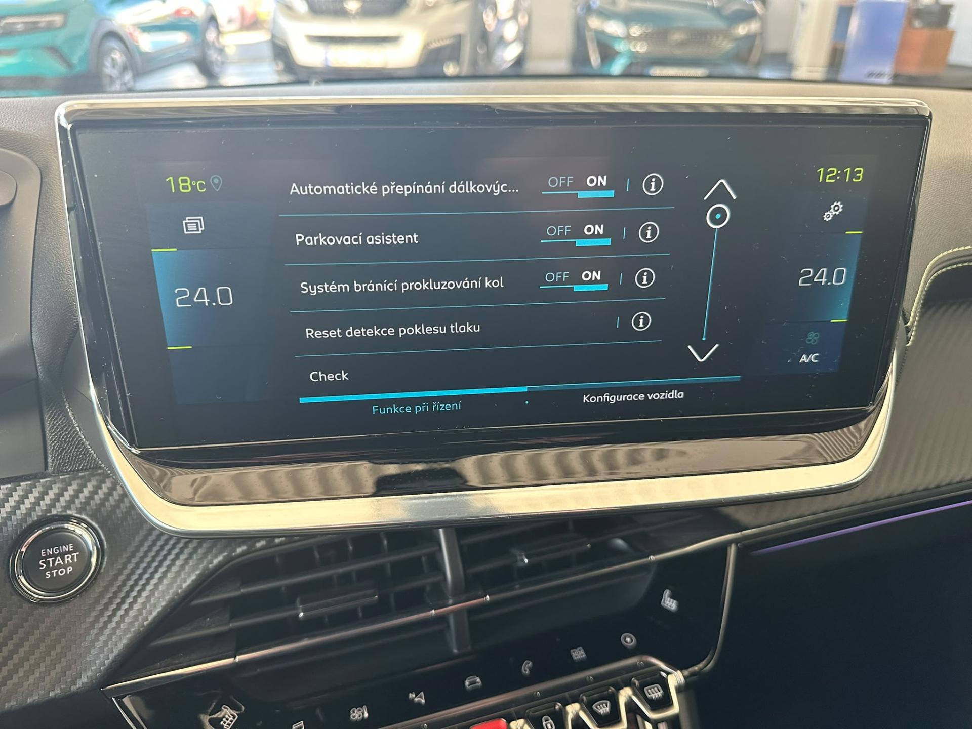 Peugeot 208 hatchback