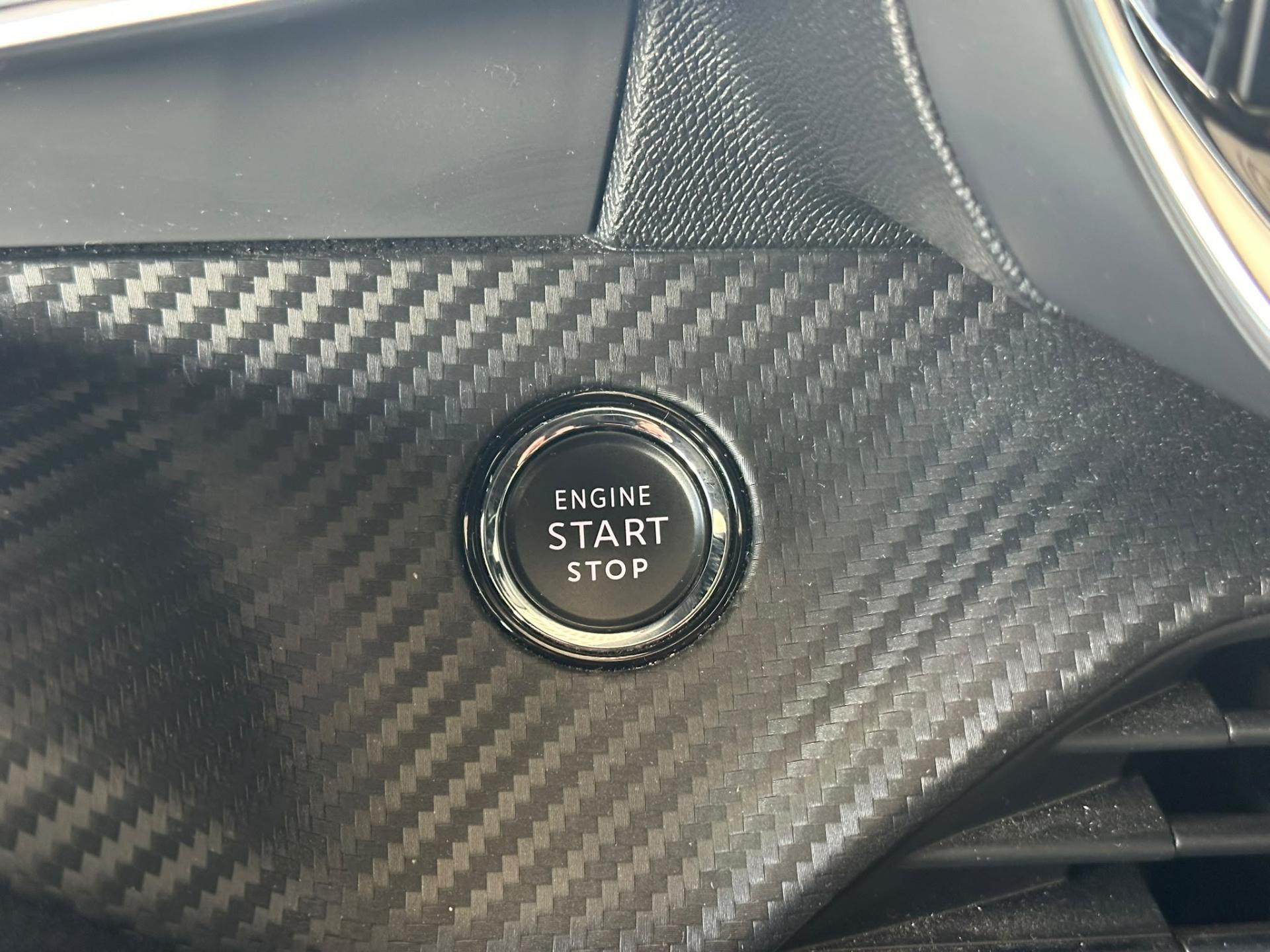 Peugeot 208 hatchback