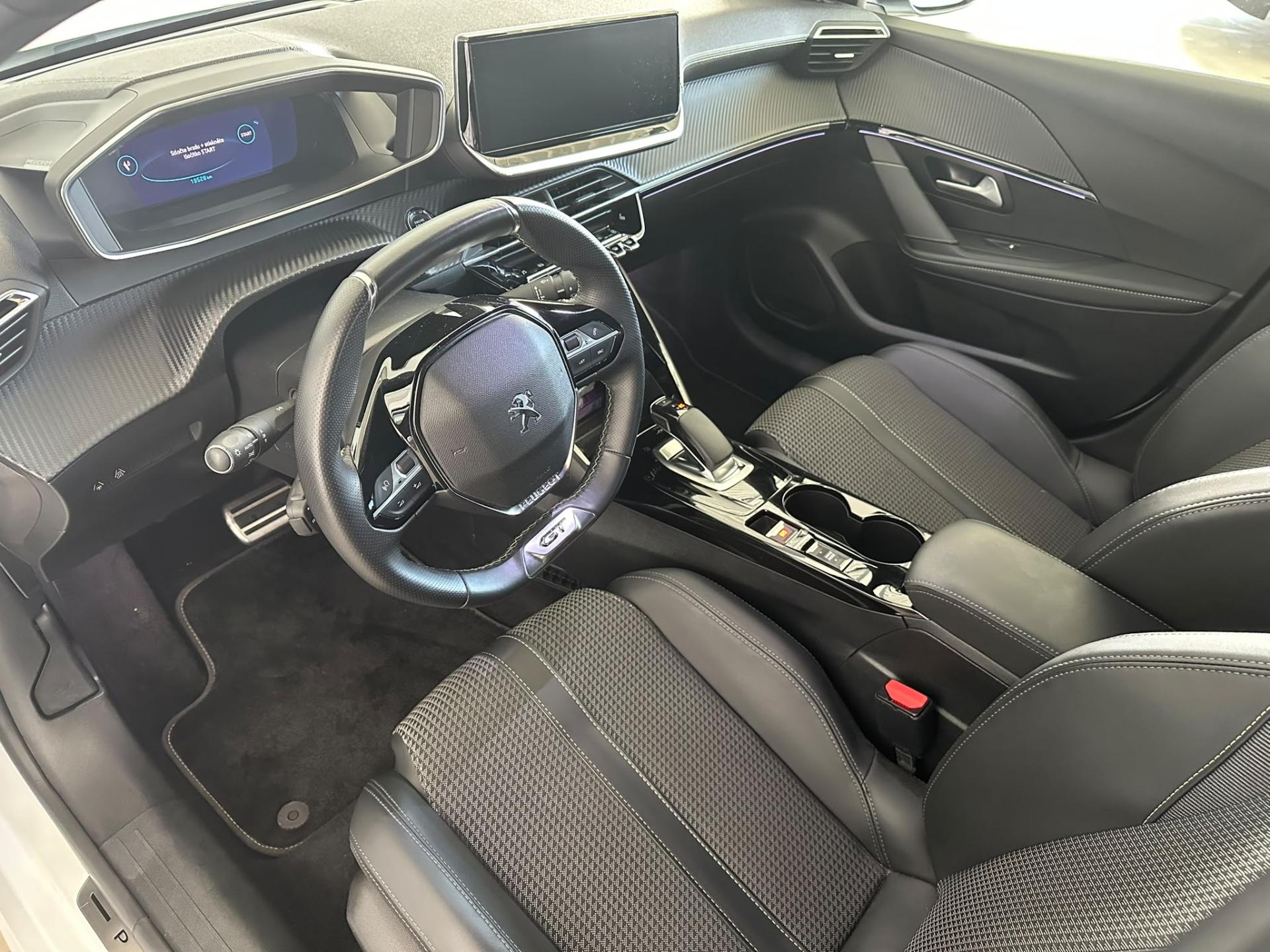 Peugeot 208 hatchback