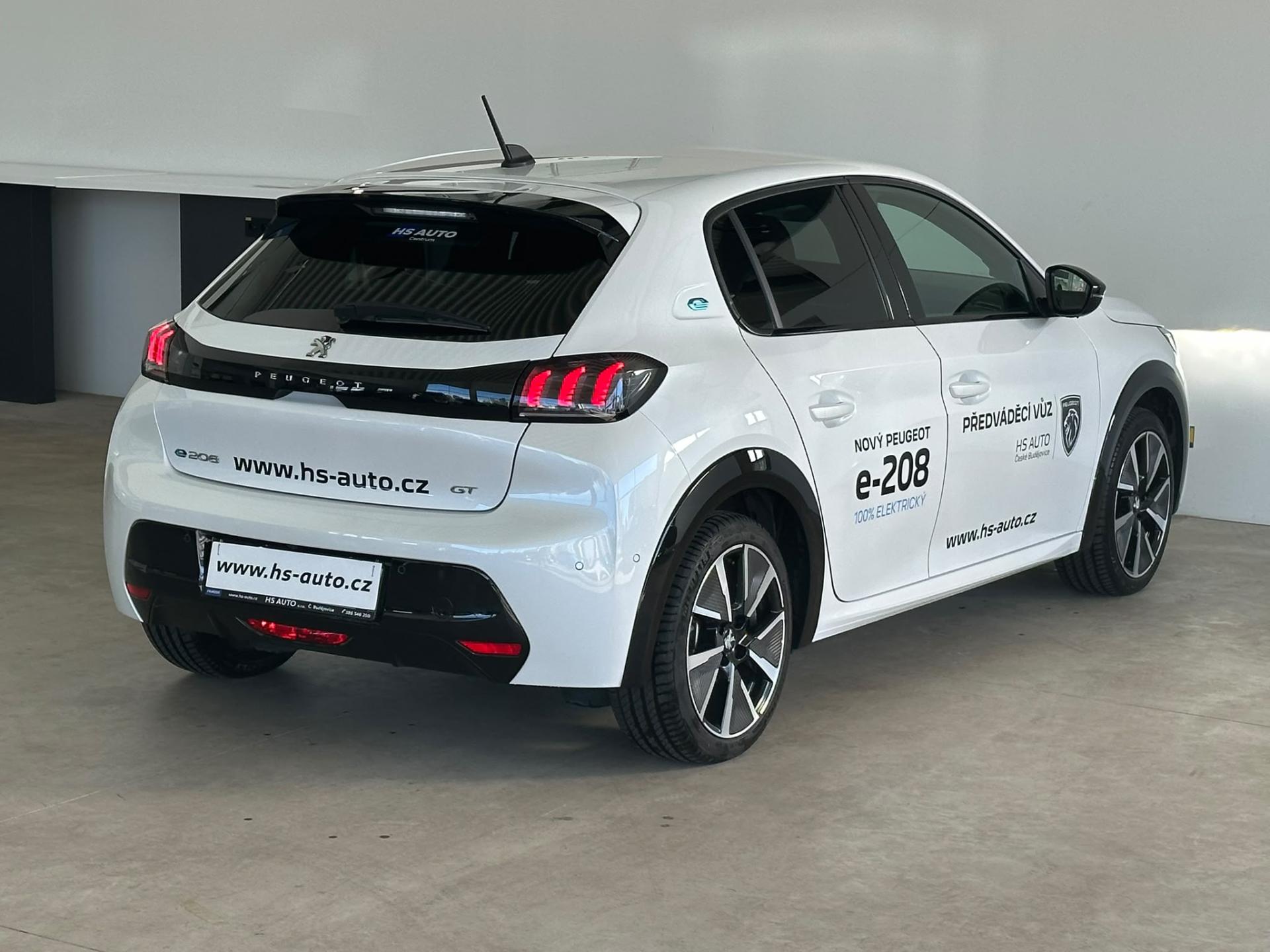Peugeot 208 hatchback
