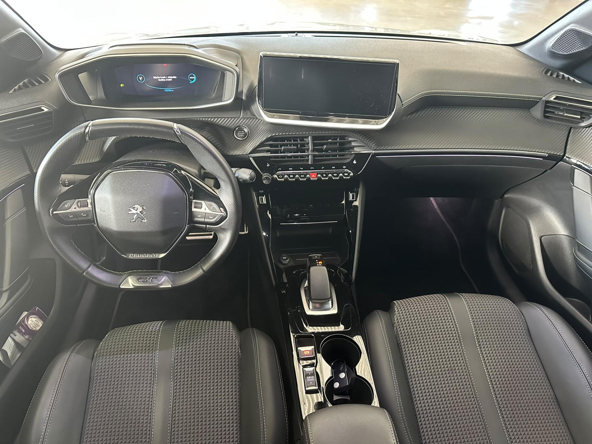 Peugeot 208 hatchback